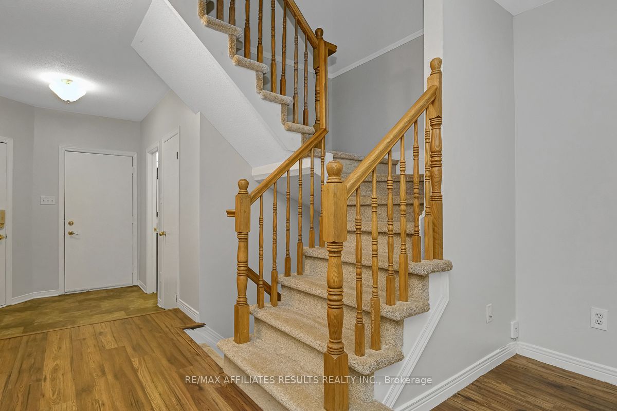 93 Mountshannon Drive, Barrhaven, ON K2J 4C2 photo 3