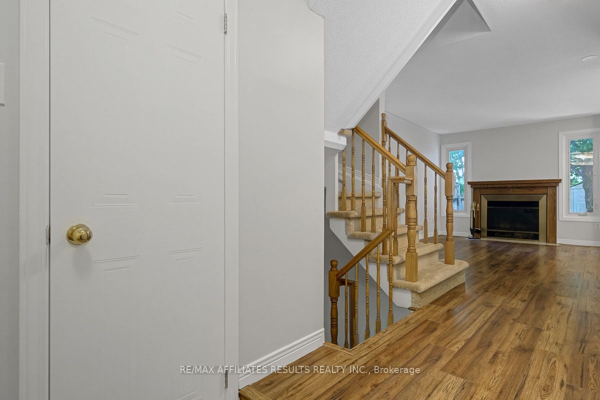 93 Mountshannon Drive, Barrhaven, ON K2J 4C2 photo 4
