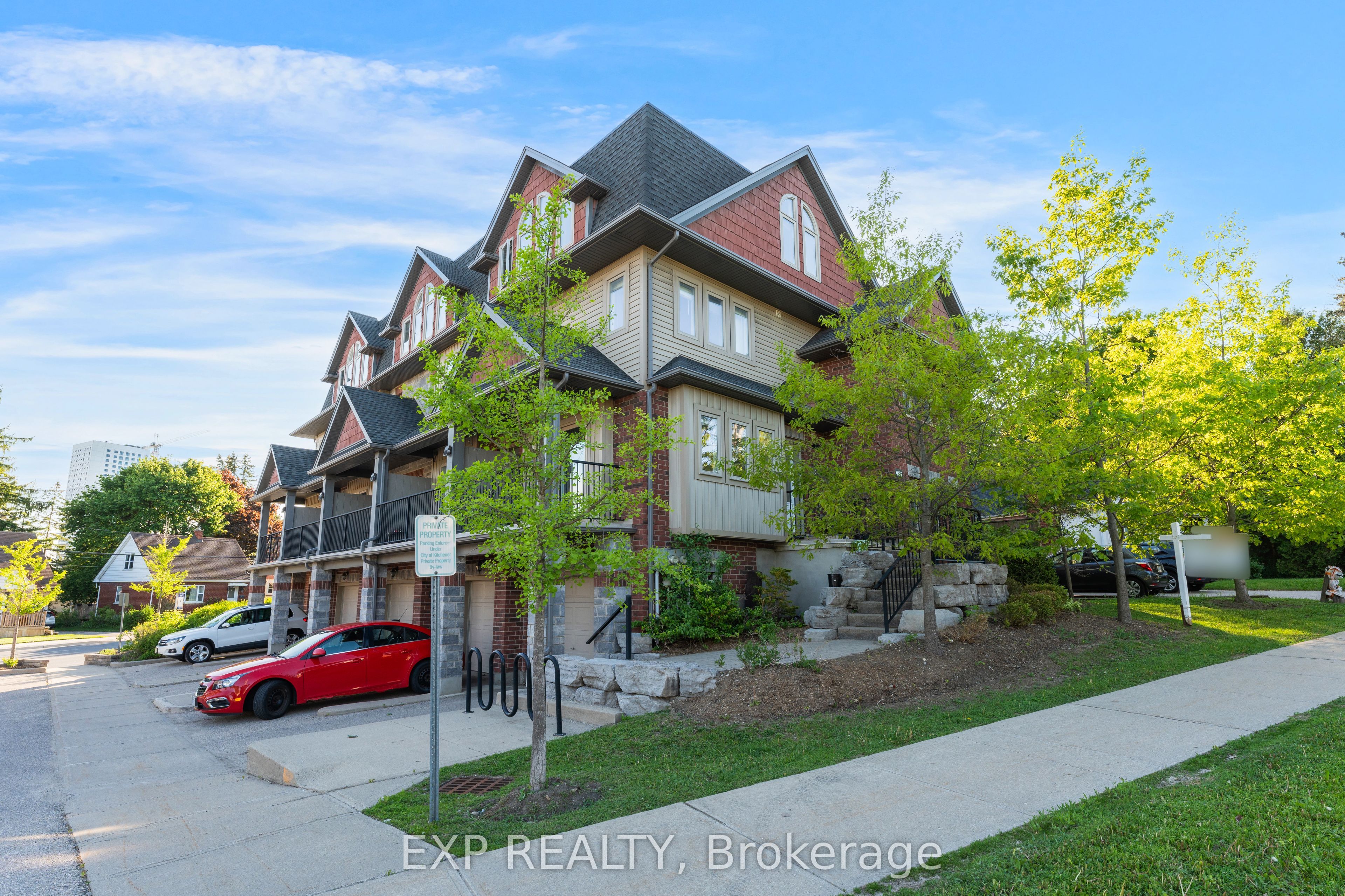487 EAST Avenue 5, Kitchener, ON N2H 0A8 photo 2