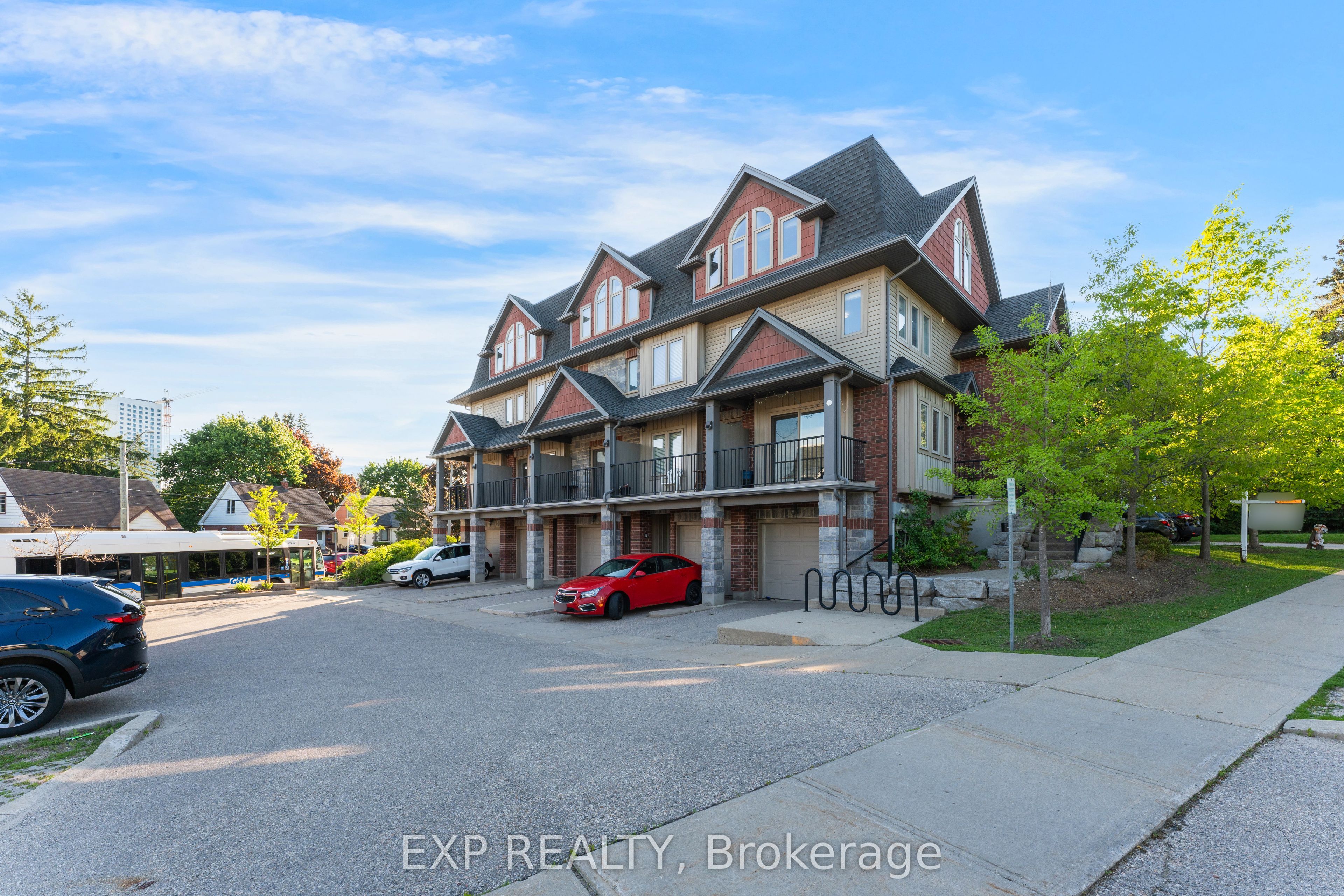 487 EAST Avenue 5, Kitchener, ON N2H 0A8 photo 3