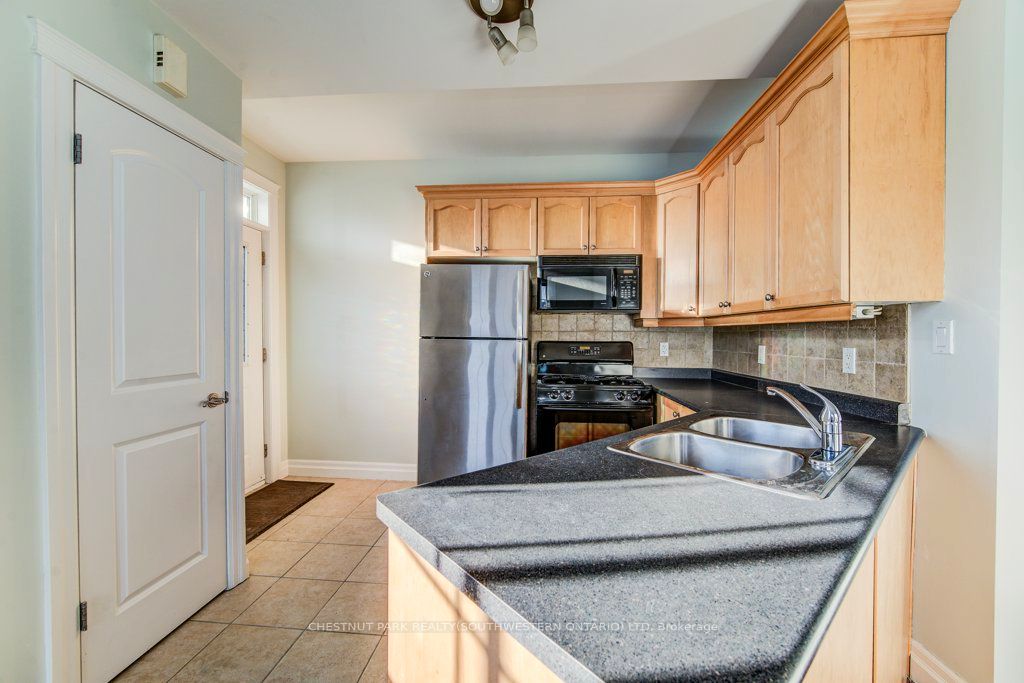 555 King Street E 201, Kitchener, ON N2G 2L9 photo 5