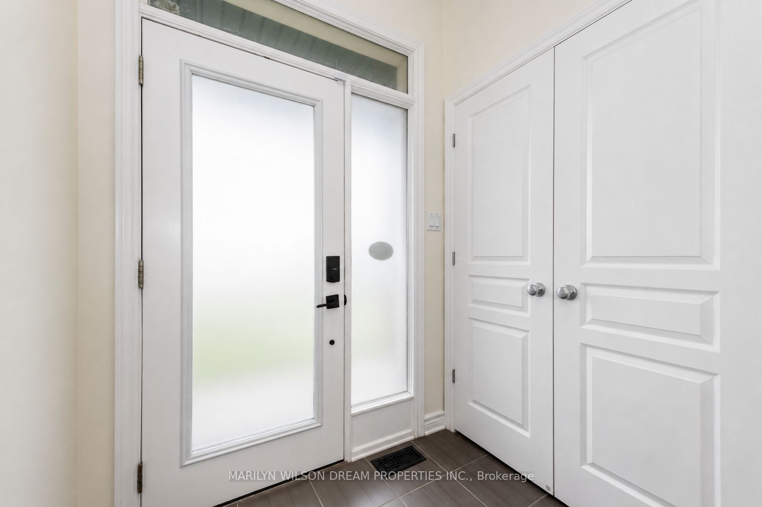 139 Popplewell Crescent, Barrhaven, ON K2J 5P7 photo 3