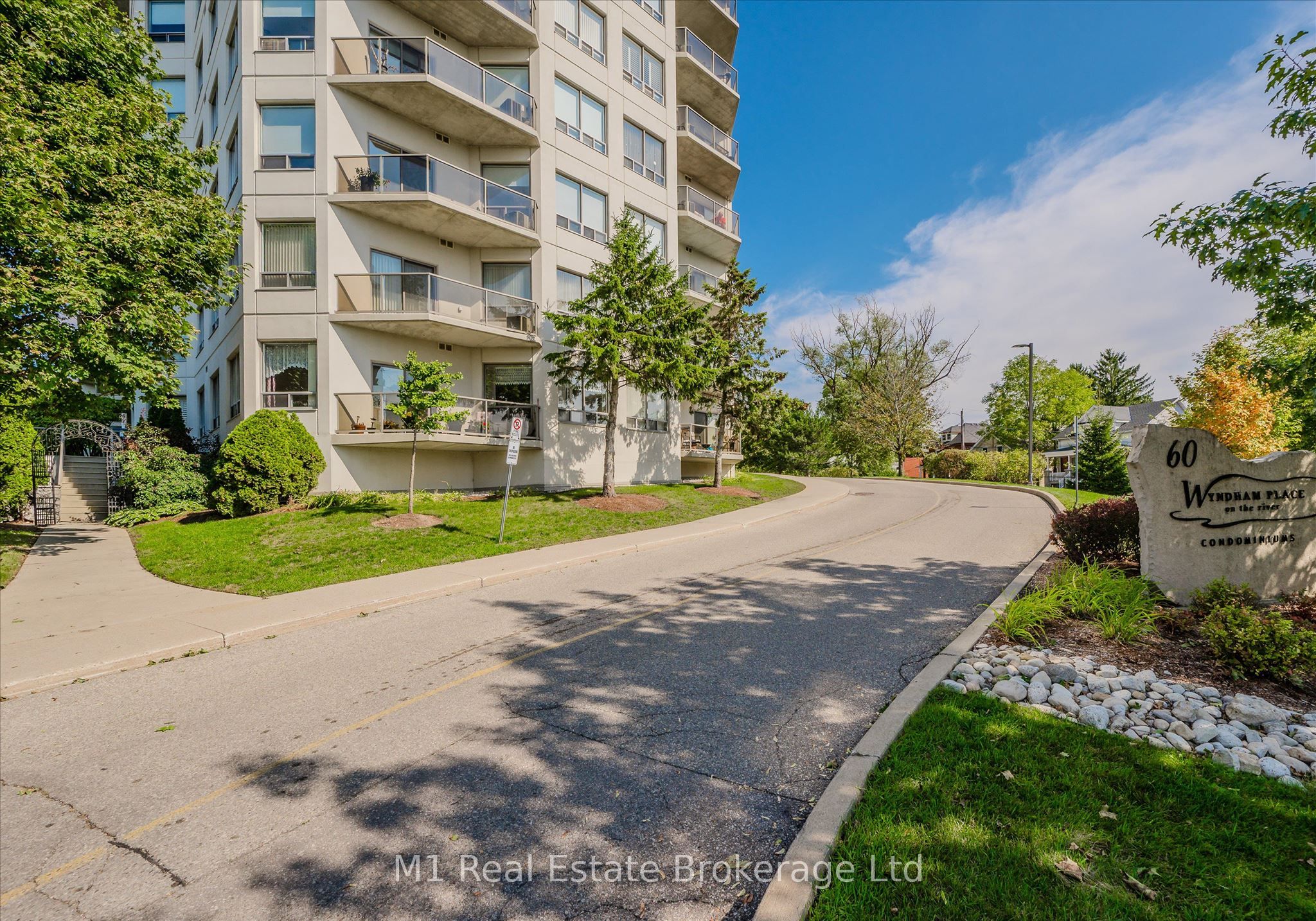 60 Wyndham Street S 207, Guelph, ON N1E 7H7 photo 4