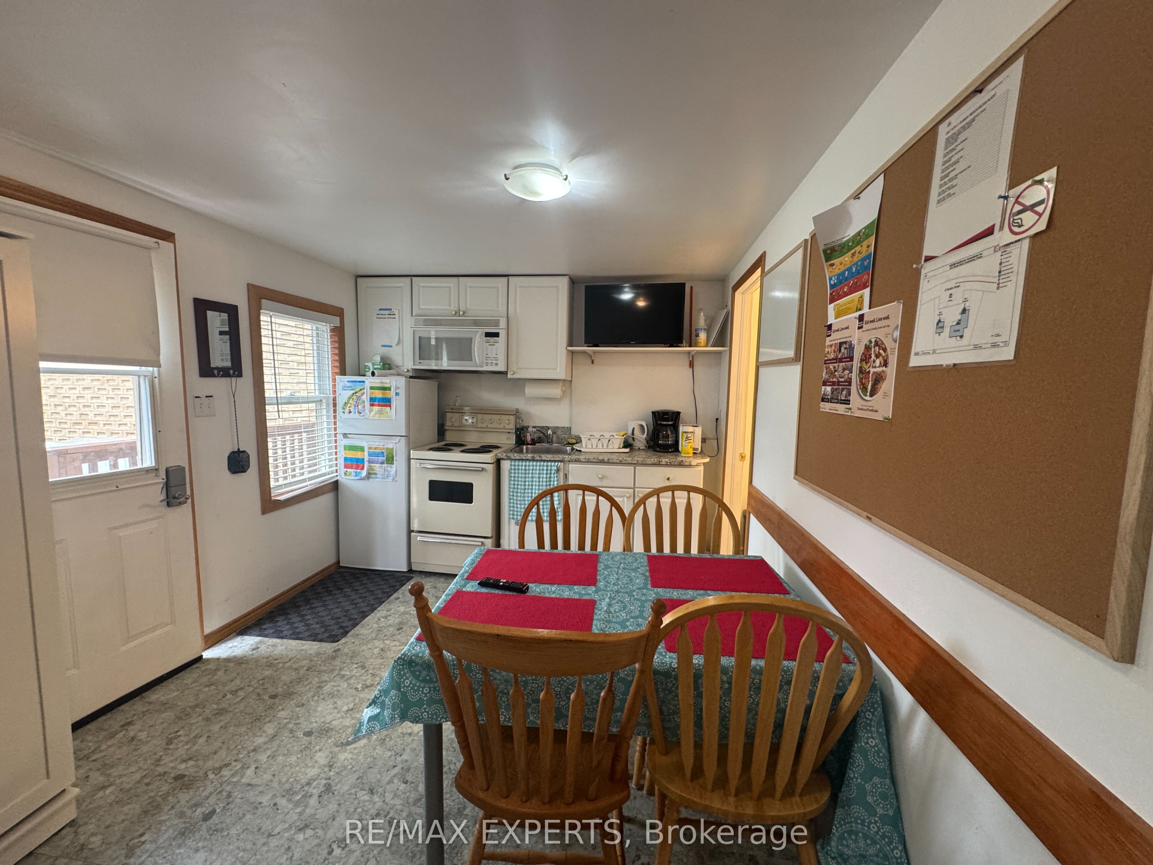 130 South Rankin Street Unit B, Saugeen Shores, ON N0H 2L0 photo 2