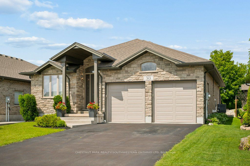 30 Duncan Court, Centre Wellington, ON N1M 0E9 photo 2