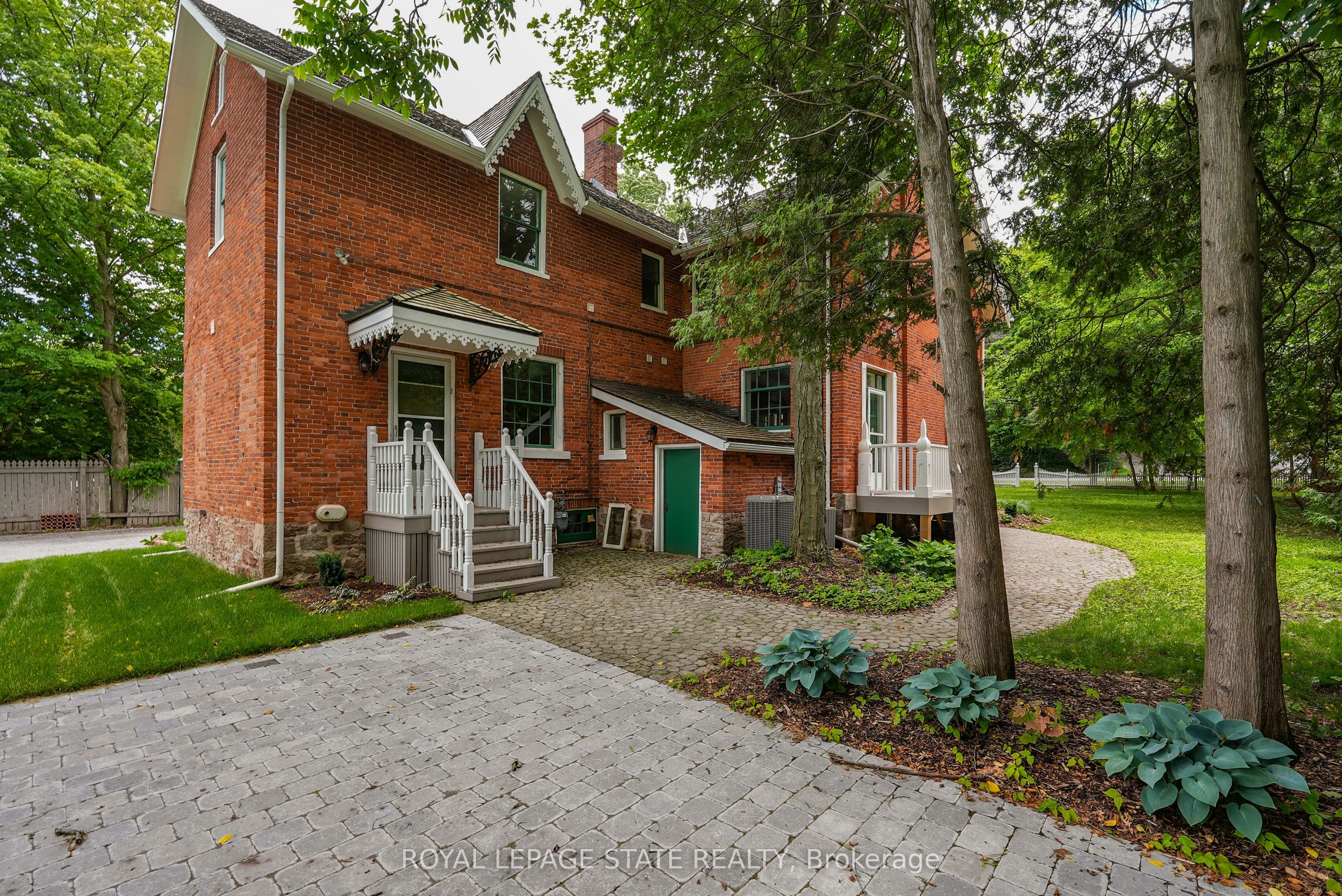 262 Main Street W, Grimsby, ON L3M 1S4 photo 5