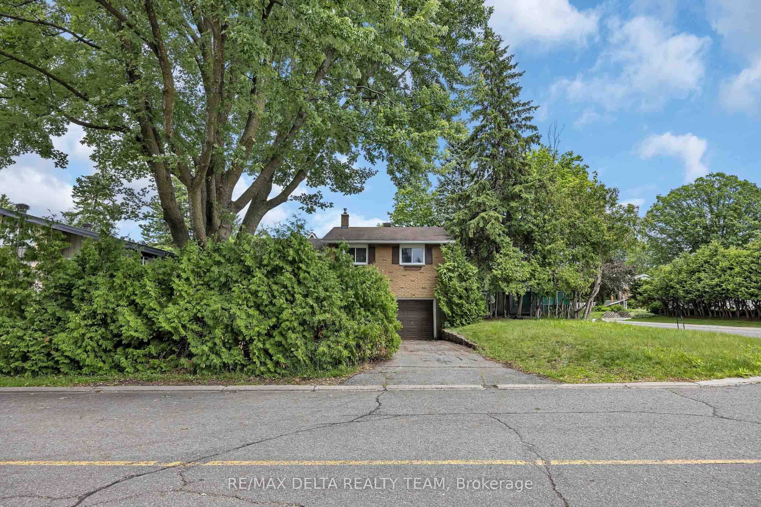 841 Balsam Drive, Orleans - Cumberland and Area, ON K1E 1B8