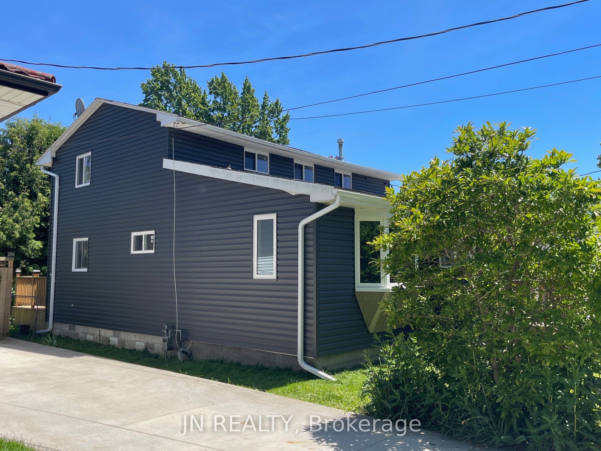 1962 W Franklin Avenue W, Sarnia, ON N0N 1C0 photo 3