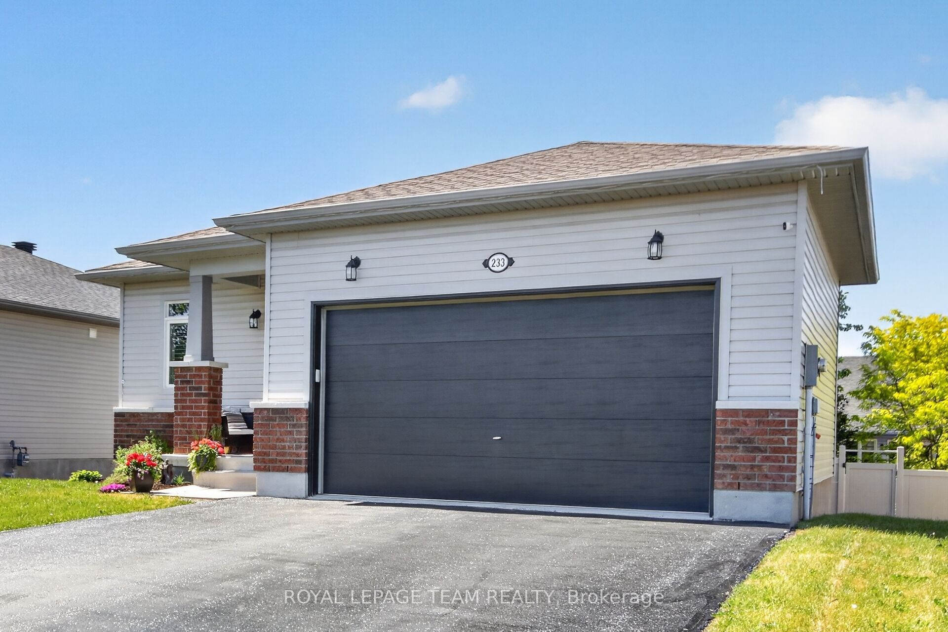 233 Edey Street, Arnprior, ON K7S 0G3 photo 3