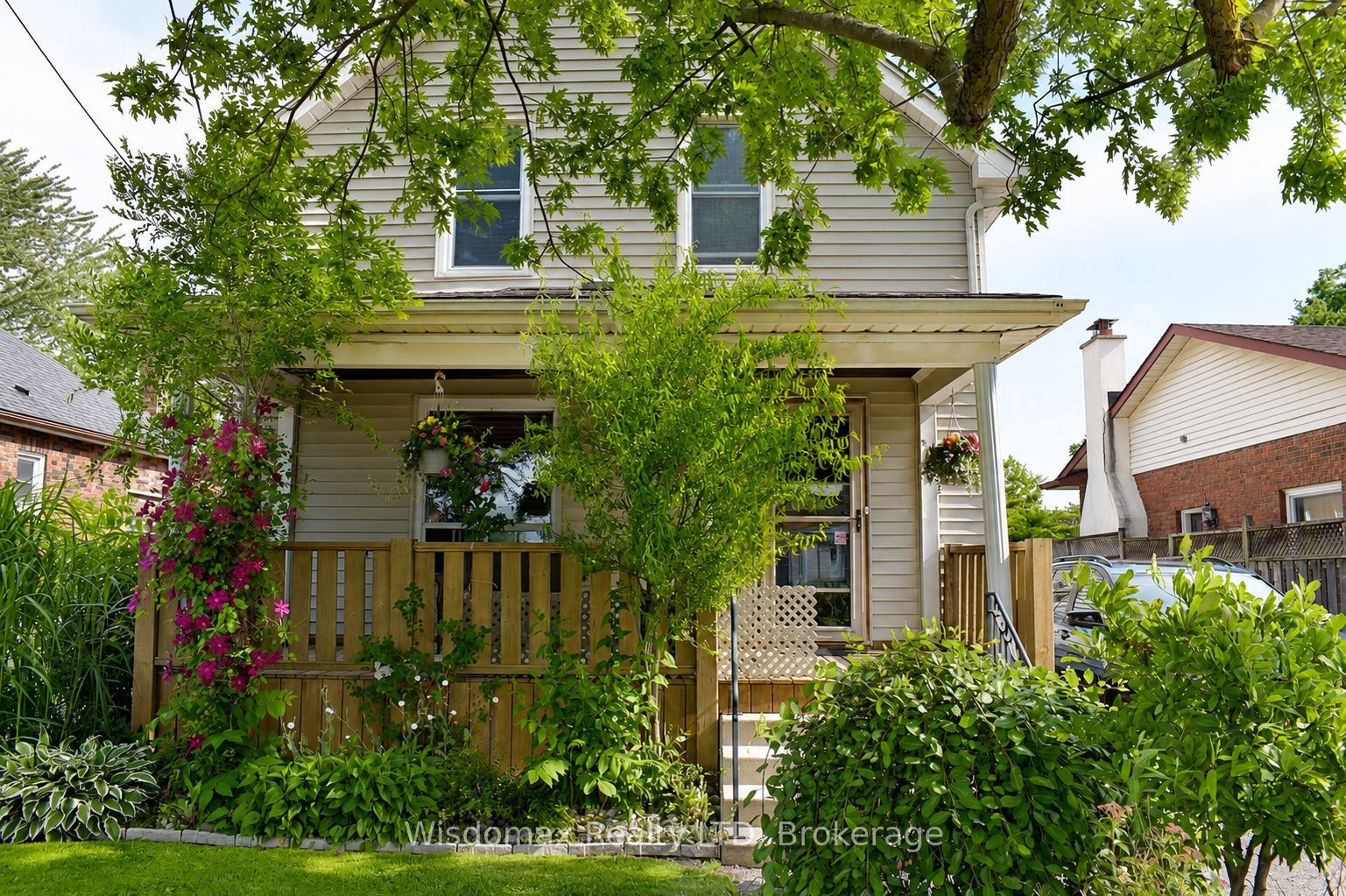 10 Rose Avenue, Thorold, ON L2V 3C3 photo 2