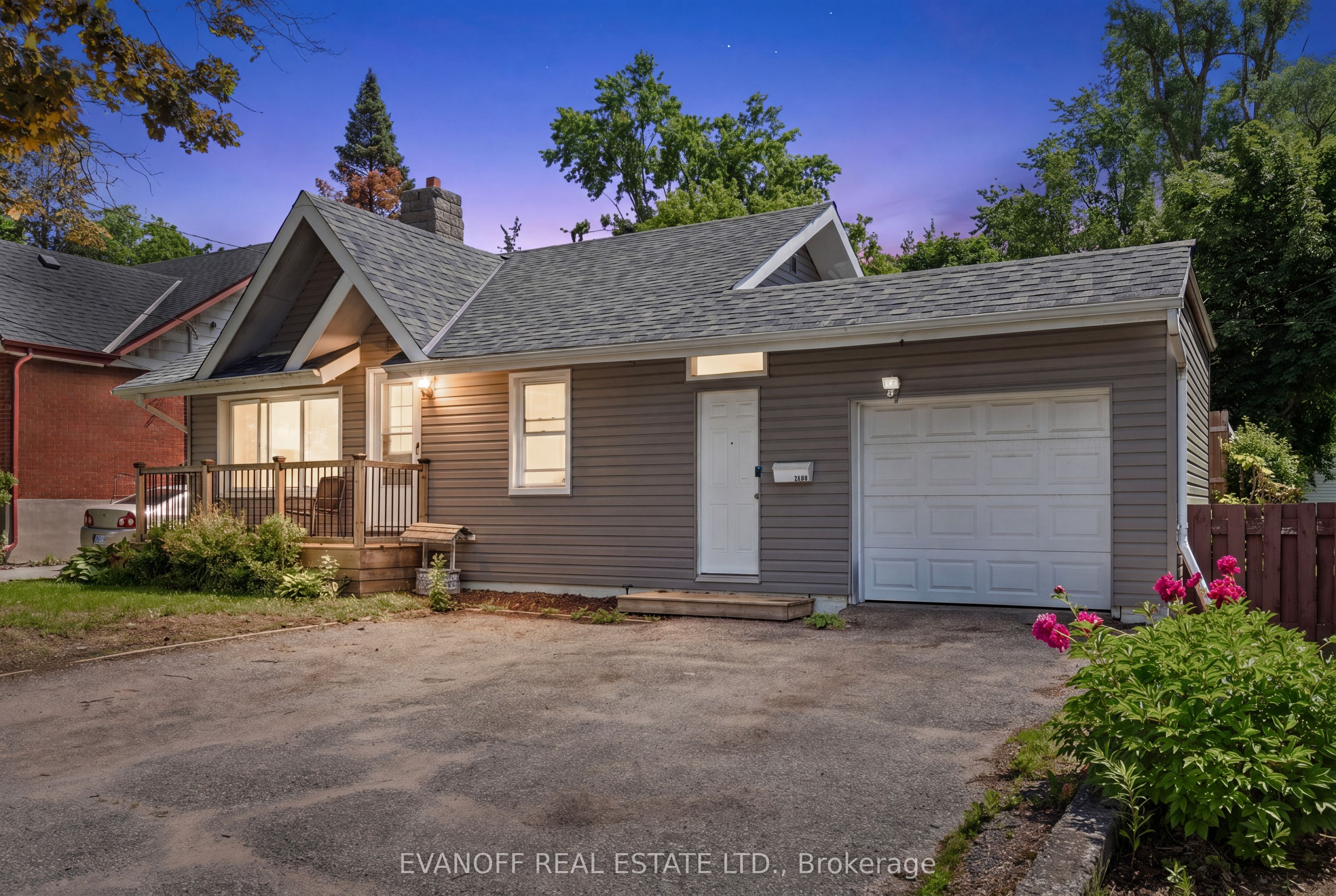 1288 Clonsilla Avenue, Peterborough, ON K9J 5Z2