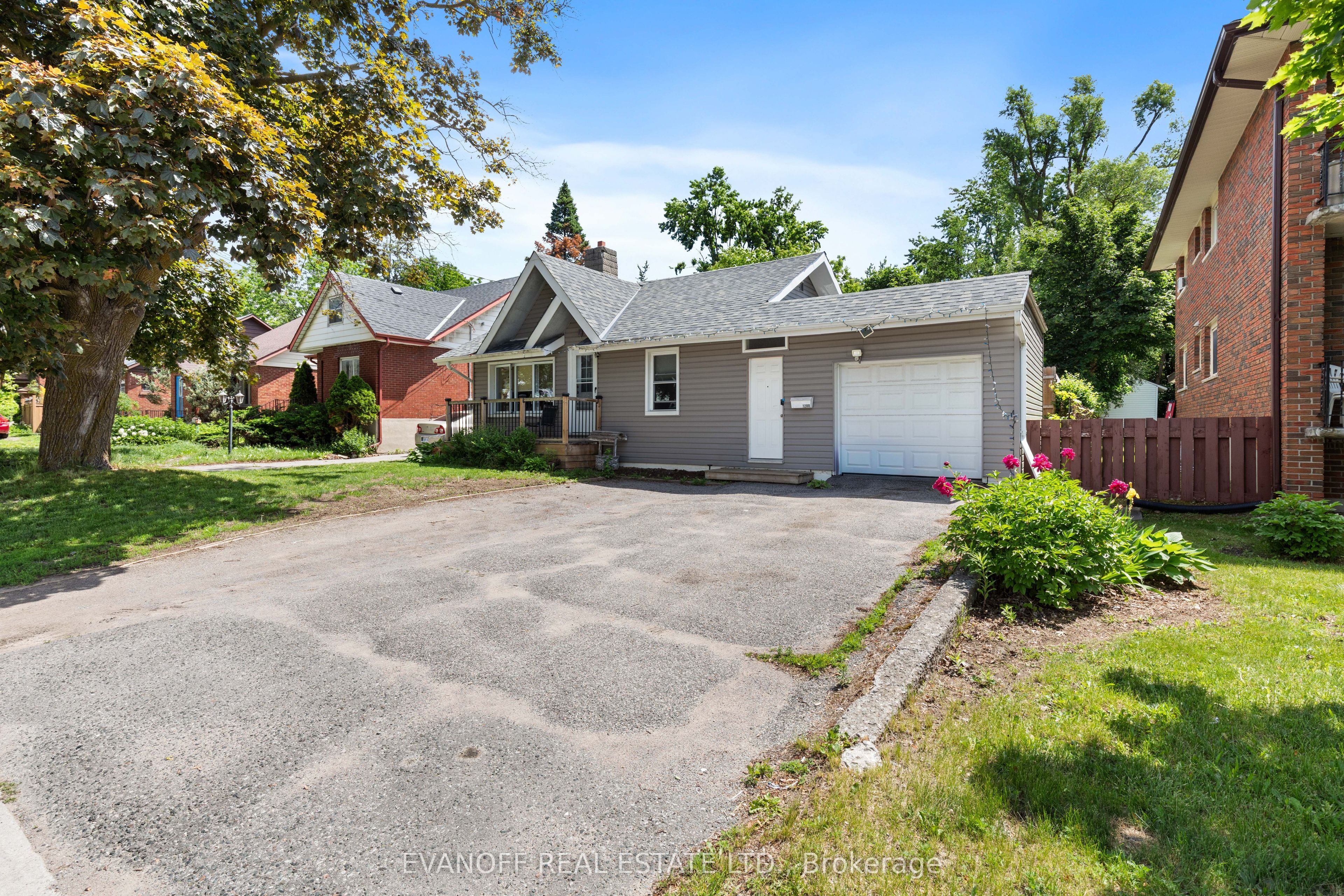 1288 Clonsilla Avenue, Peterborough, ON K9J 5Z2 photo 3