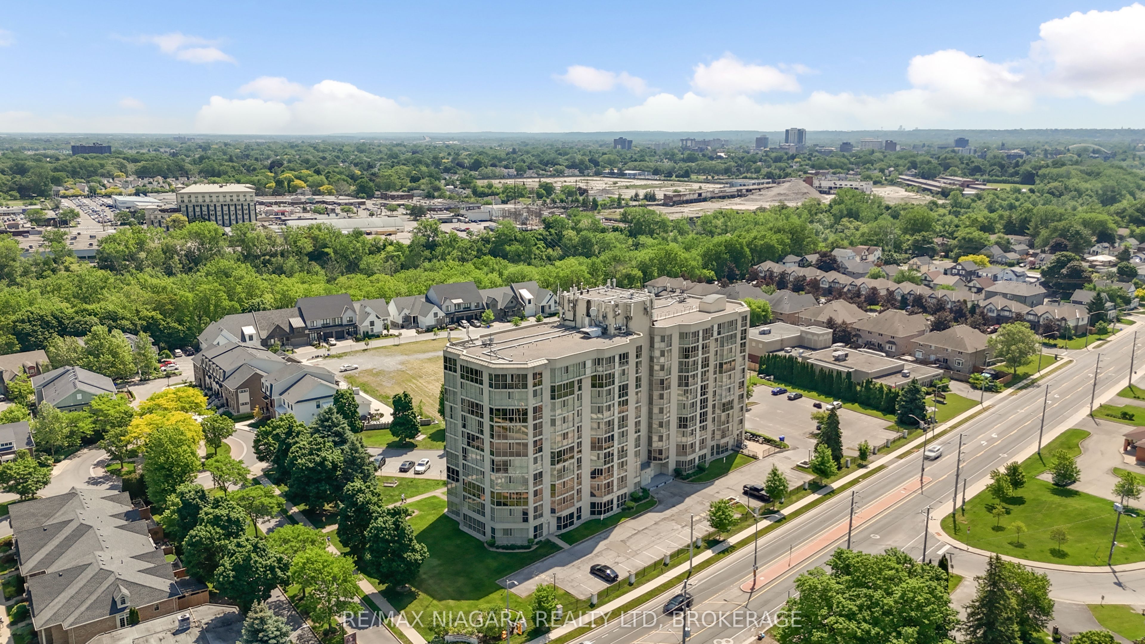 162 MARTINDALE Road 204, St. Catharines, ON L2S 3S4 photo 2