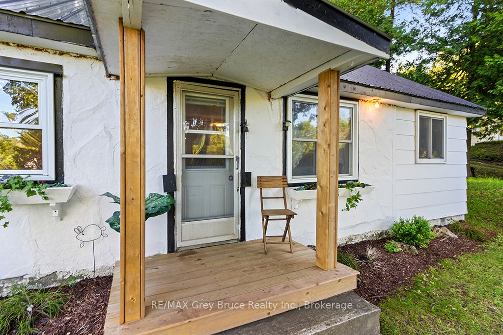 609 Stokes Bay Road, Northern Bruce Peninsula, ON N0H 2M0 photo 3