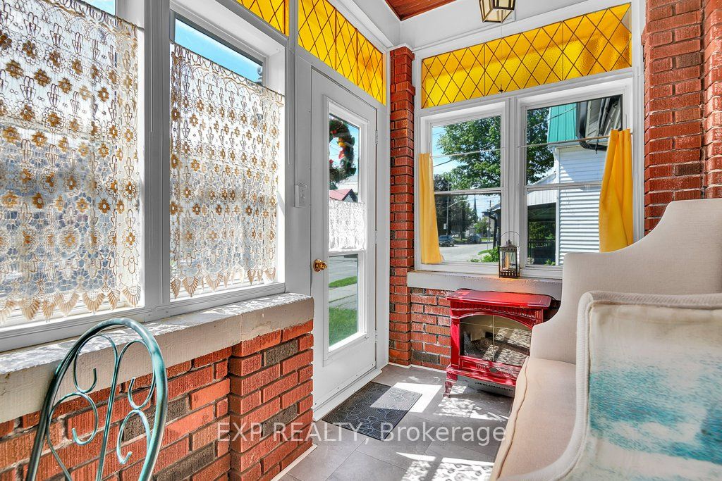 46 James Street E, Brockville, ON K6V 1K4 photo 5