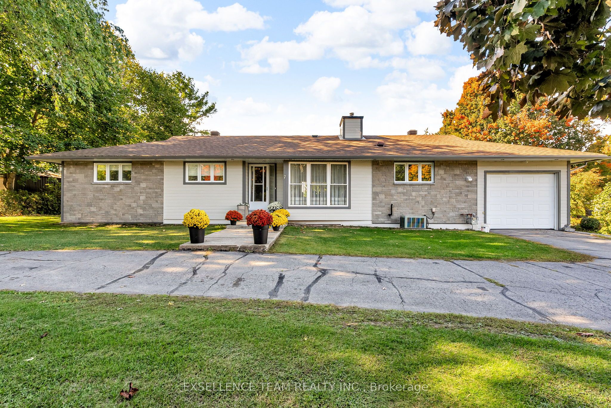 7 Hillview Circle, Champlain, ON K0B 1R0