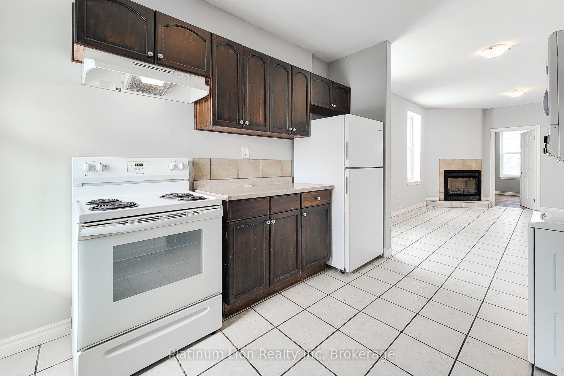 340 1/2 Barton Street E 1, Hamilton, ON L8L 2X7