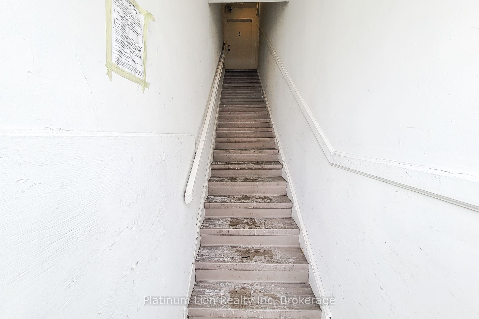 340 1/2 Barton Street E 1, Hamilton, ON L8L 2X7 photo 2