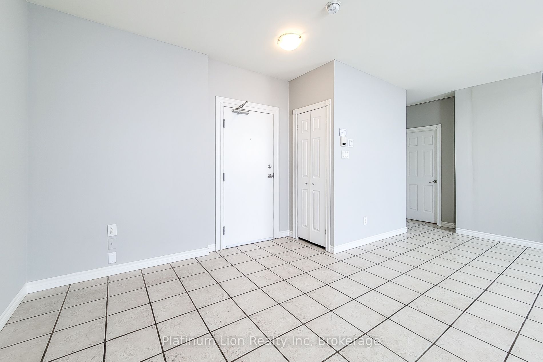 340 1/2 Barton Street E 1, Hamilton, ON L8L 2X7 photo 4