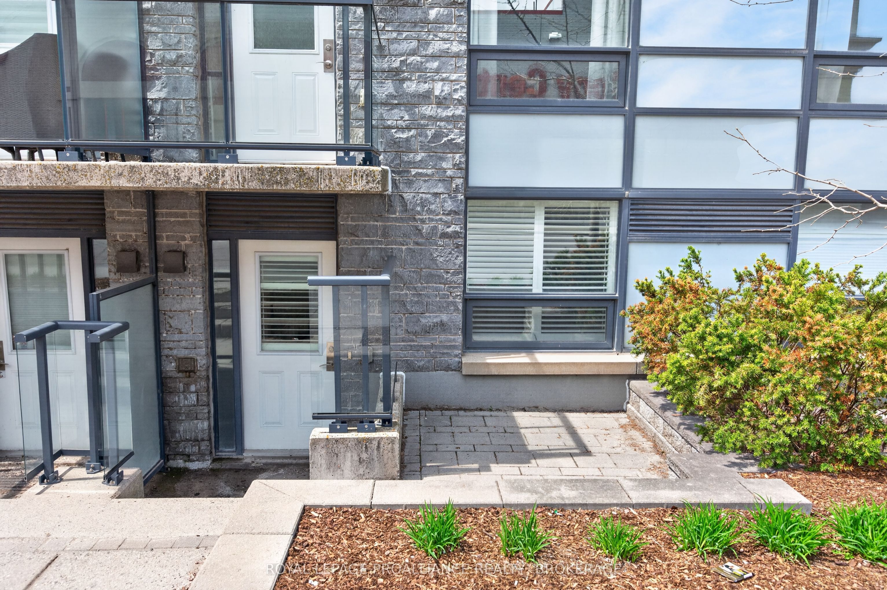 121 Queen Street A2, Kingston, ON K7K 0G6 photo 5