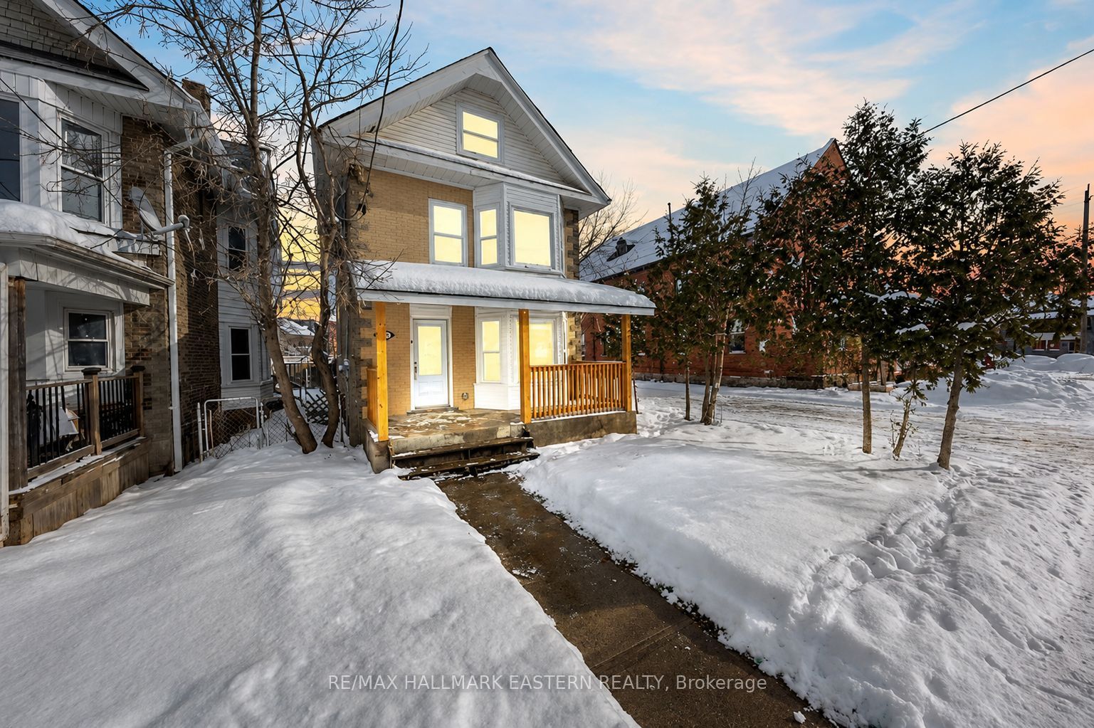 184 Park Street N Main Floor, Peterborough, ON K9J 3P6
