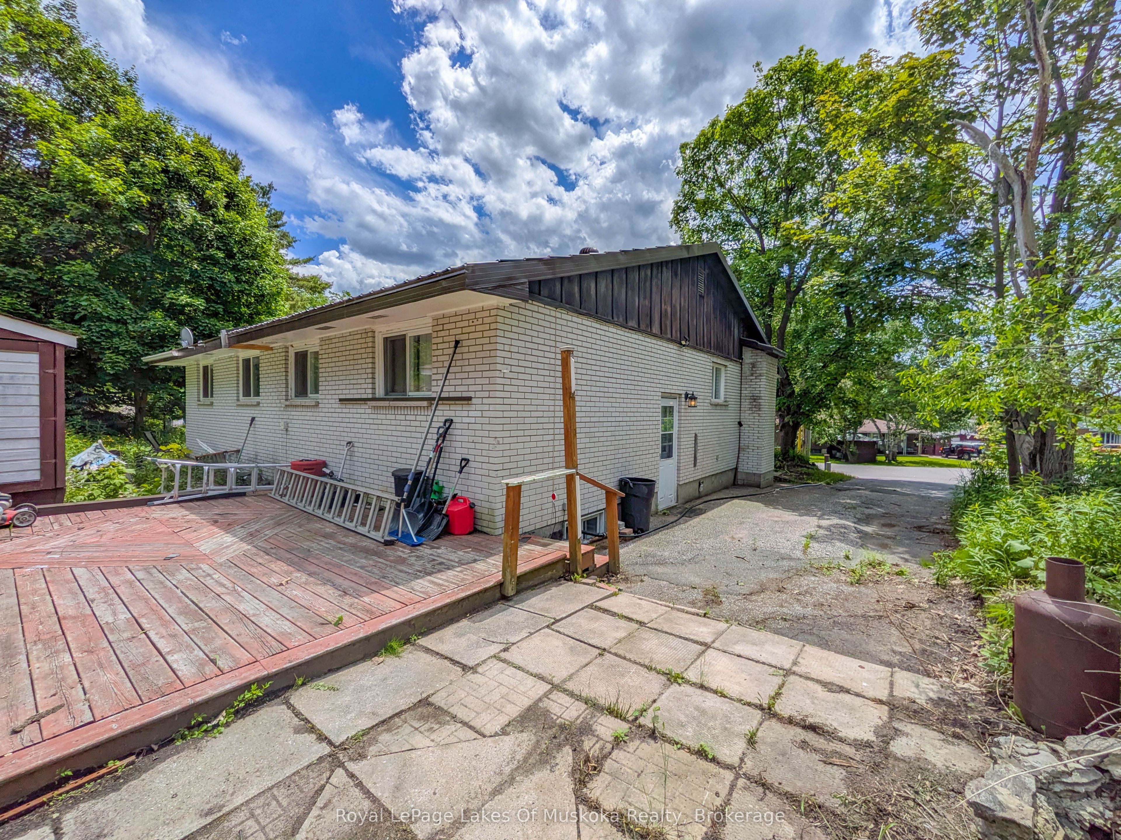 12 Valley Drive, Bracebridge, ON P1L 1B8 photo 4
