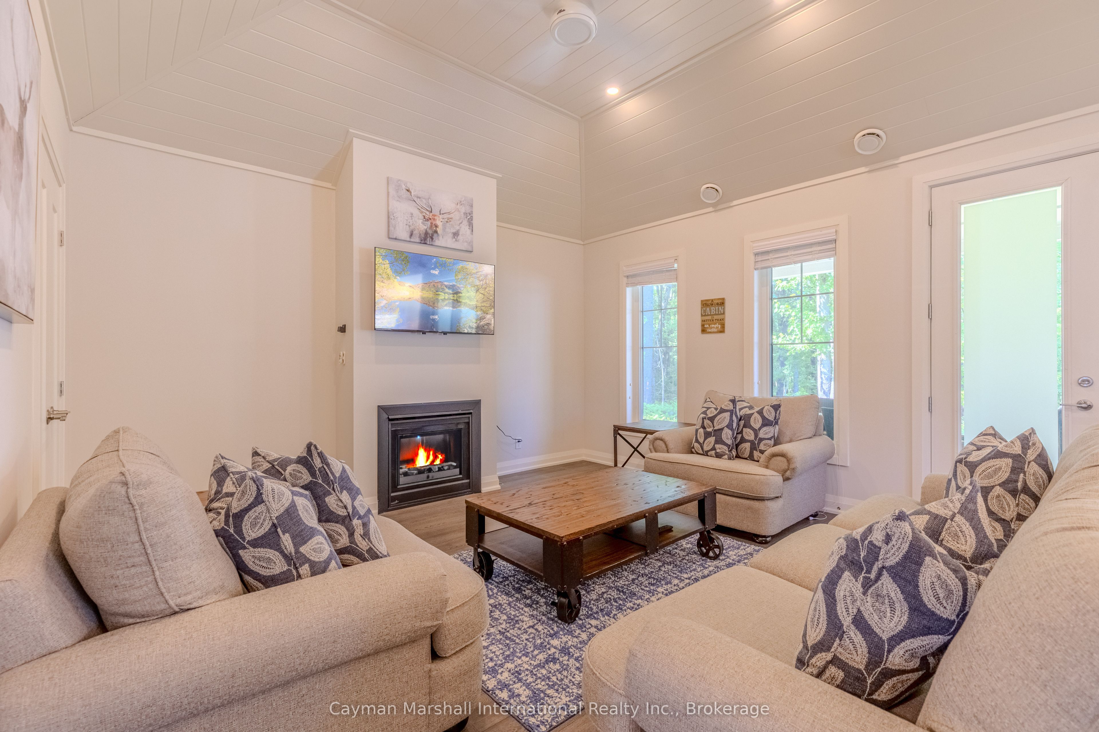 2054 Peninsula Road 15, Muskoka Lakes, ON P0B 1G0 photo 3