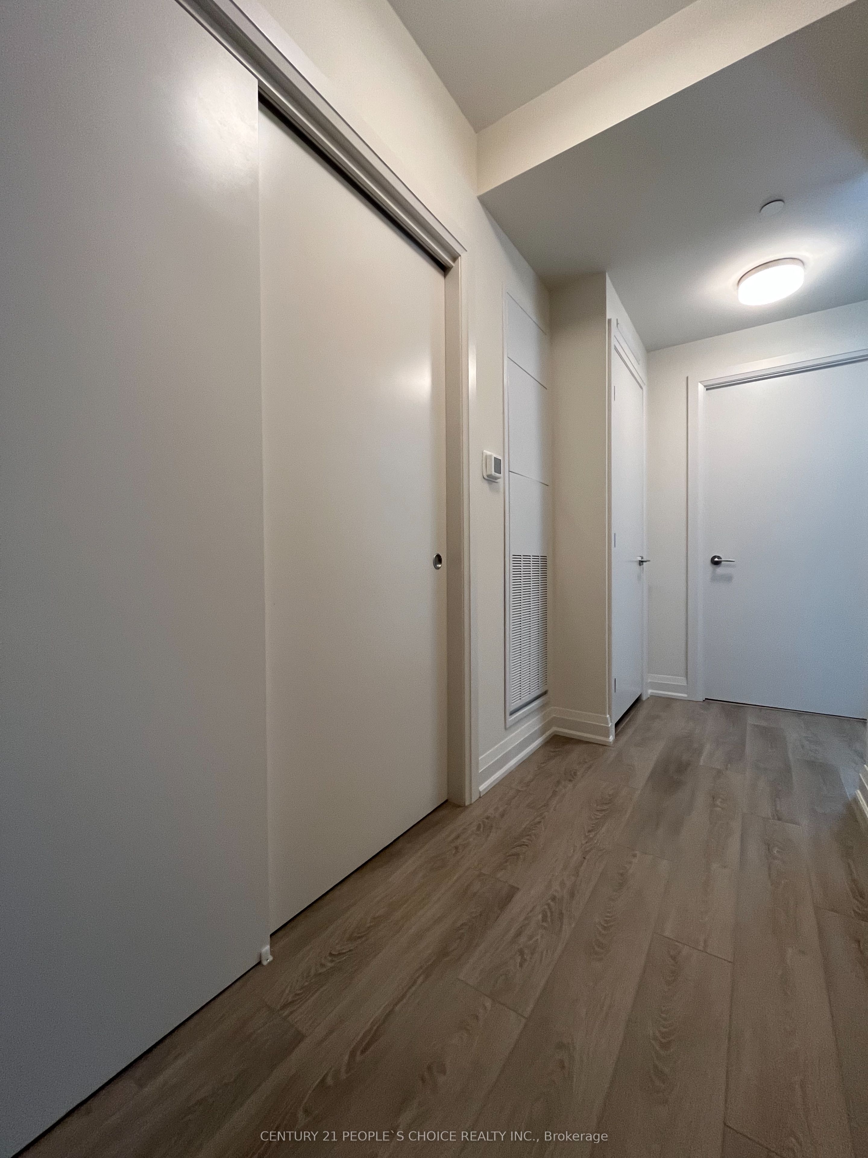 212 King William Street 1023, Hamilton, ON L8R 0A7 photo 4
