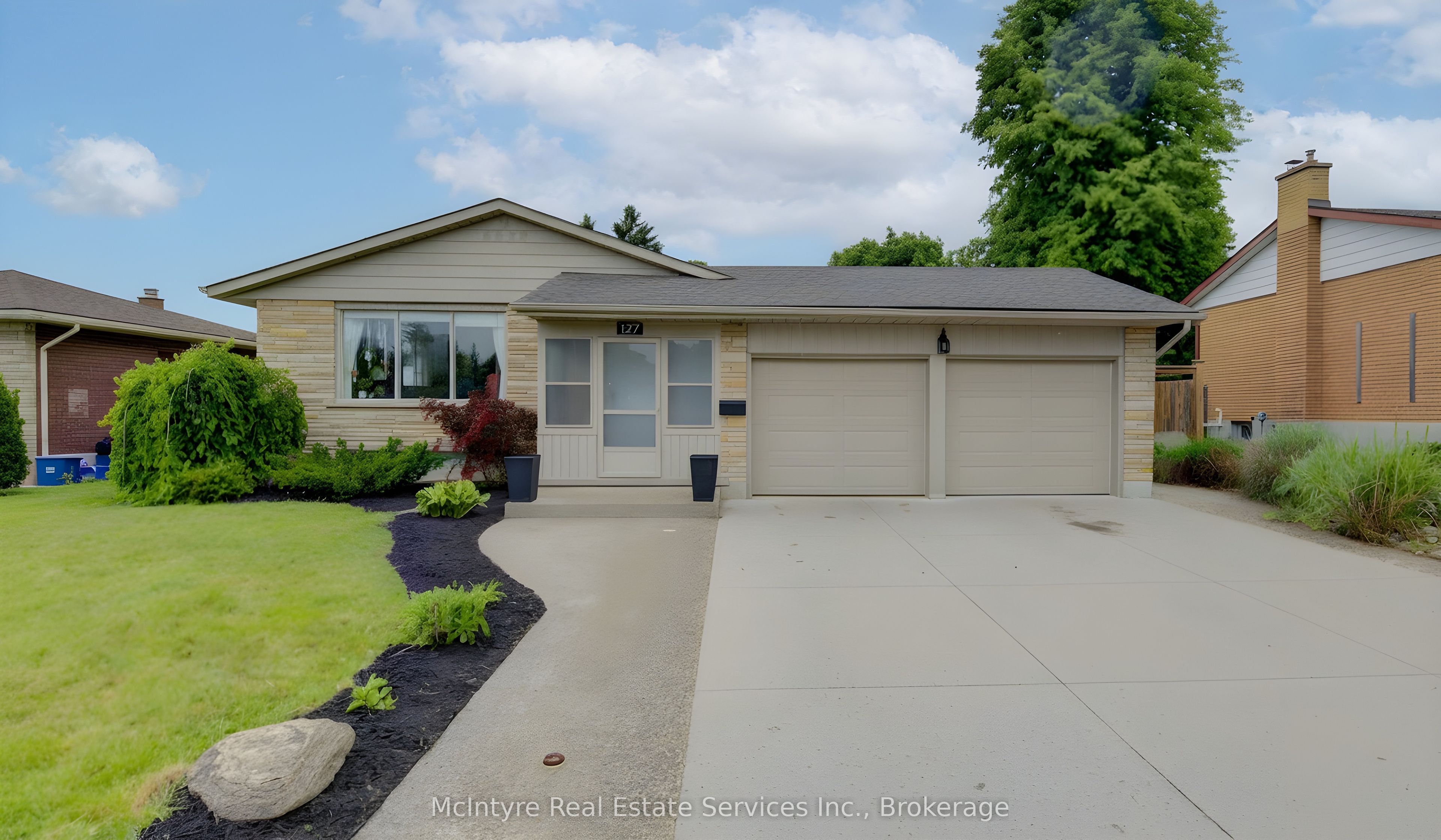 127 Strathcona Crescent, Kitchener, ON N2B 2W8 photo 3