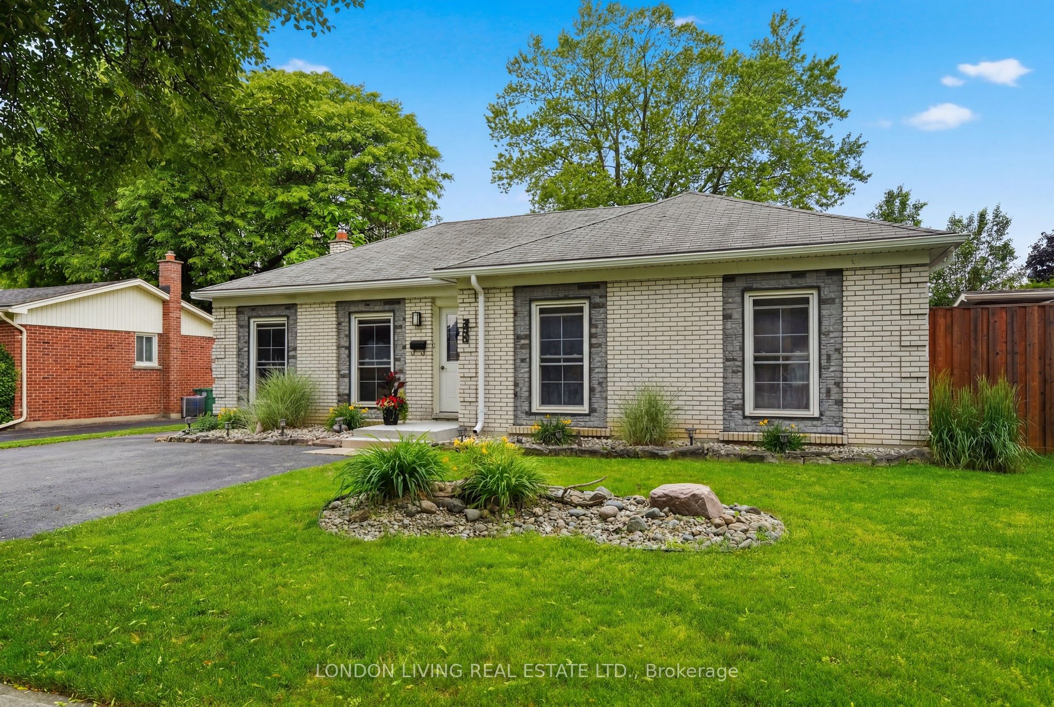 1400 Stoneybrook Crescent, London North, ON N5X 1C1 photo 3
