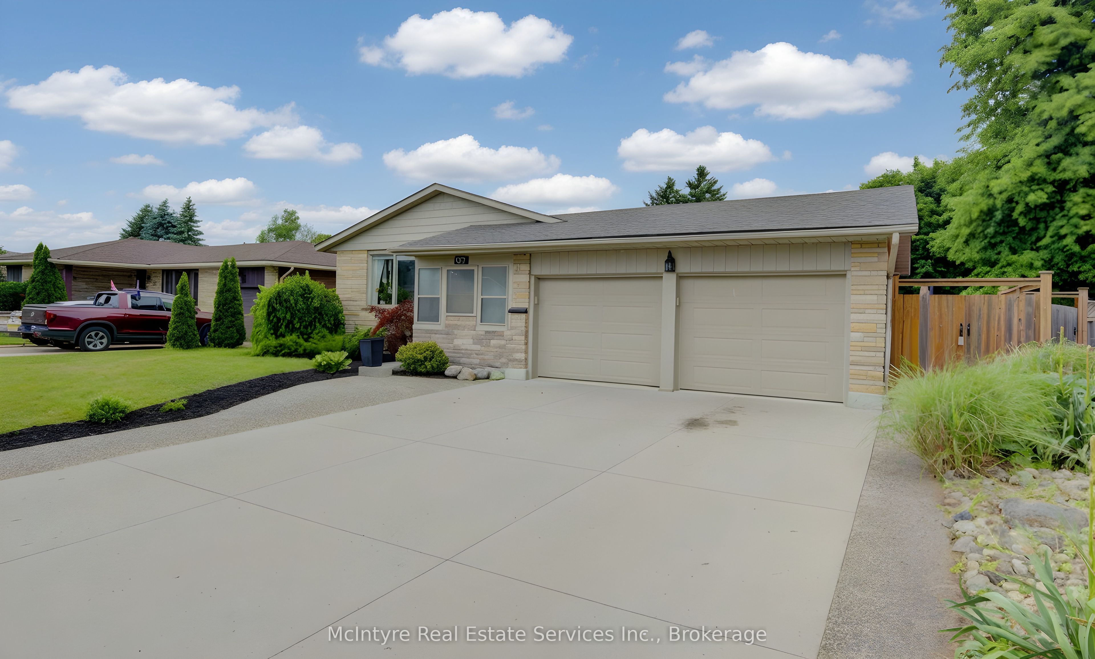 127 Strathcona Crescent, Kitchener, ON N2B 2W8 photo 4