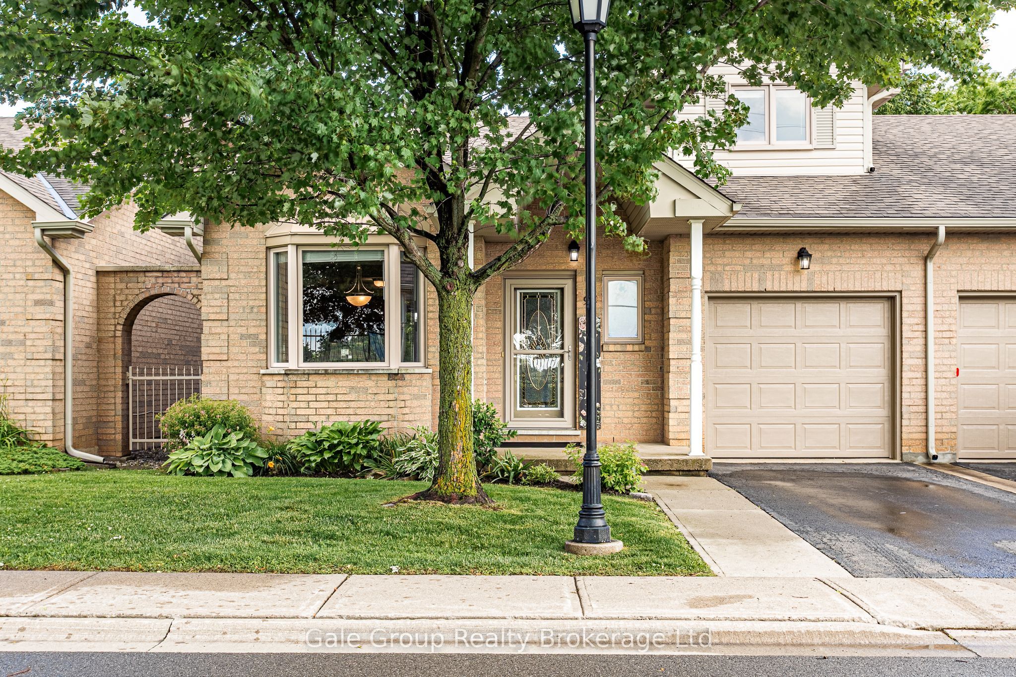 94 Greentrail Drive, Hamilton, ON L0R 1W0 photo 2