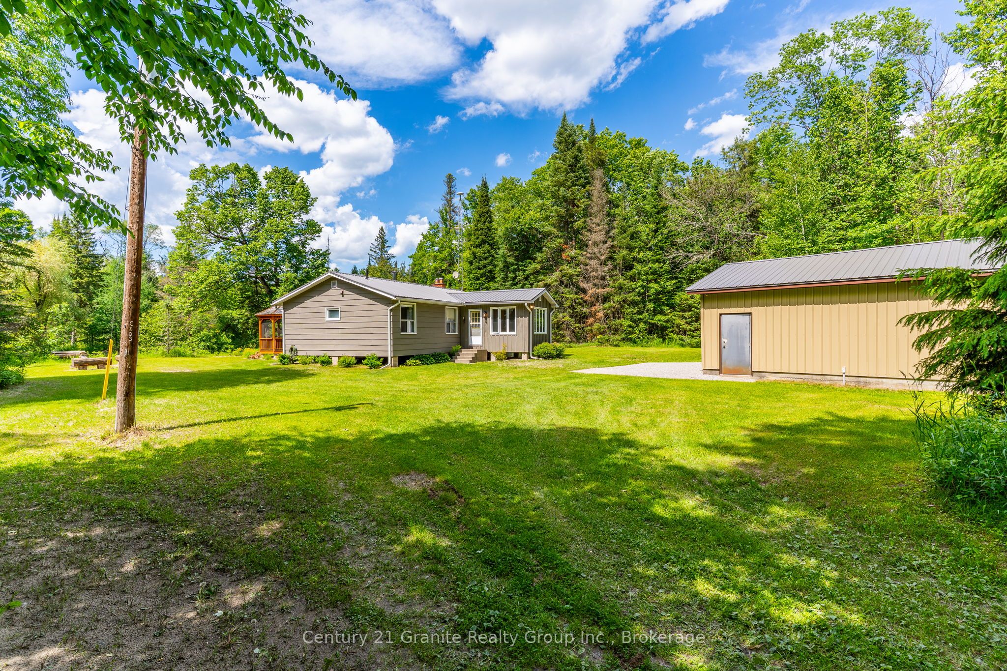 1075 Hobbits Lane, Minden Hills, ON K0M 2A1 photo 4