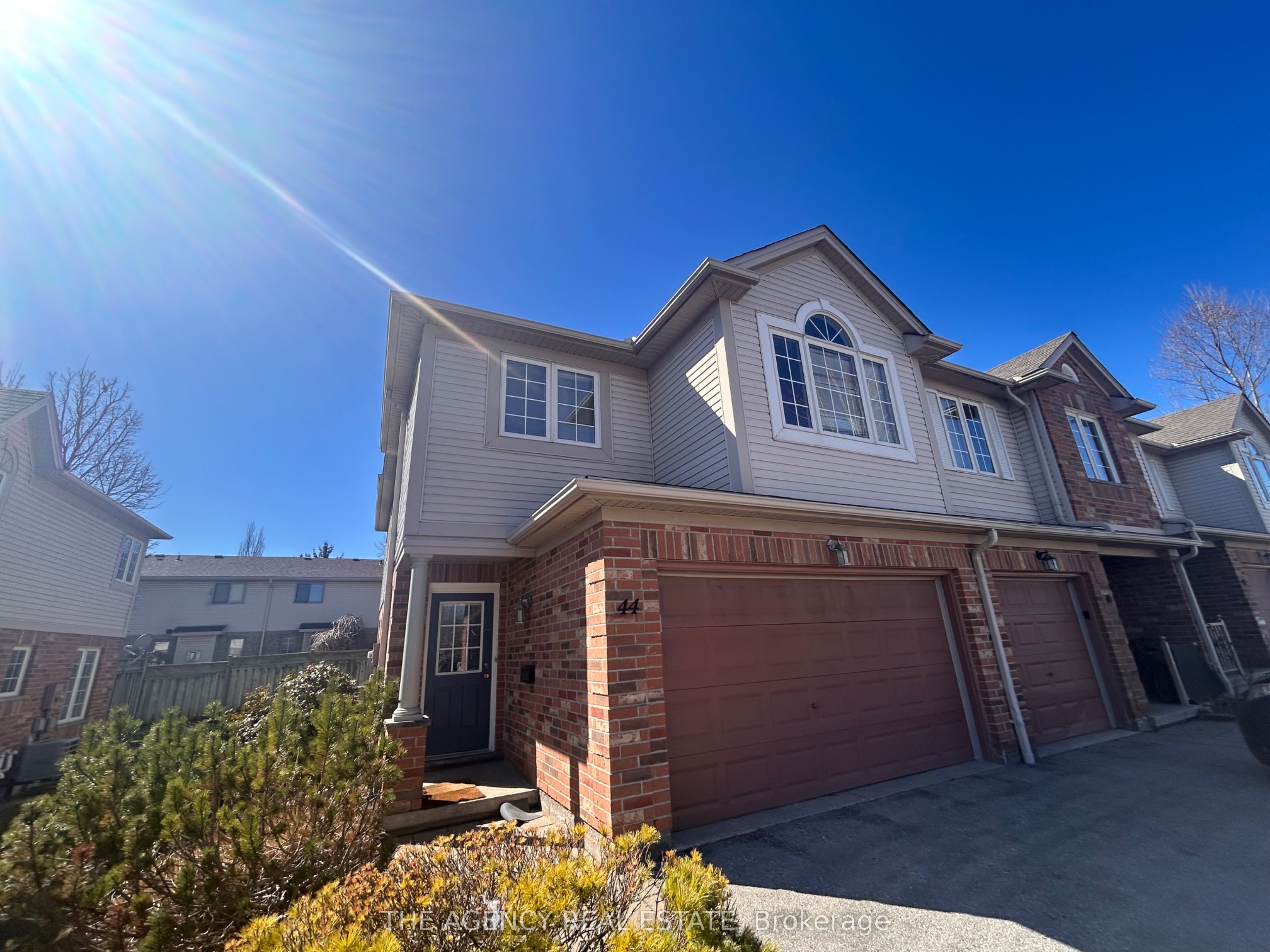 320 Ambleside Drive 44, London North, ON N6G 5H9