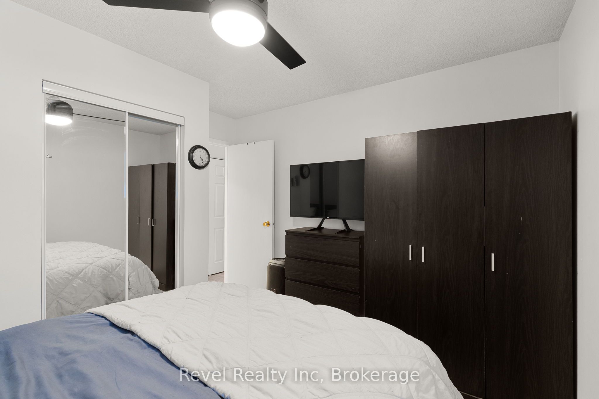 1 Georgian Bay Avenue 206, Parry Sound, ON P2A 3B1 photo 4