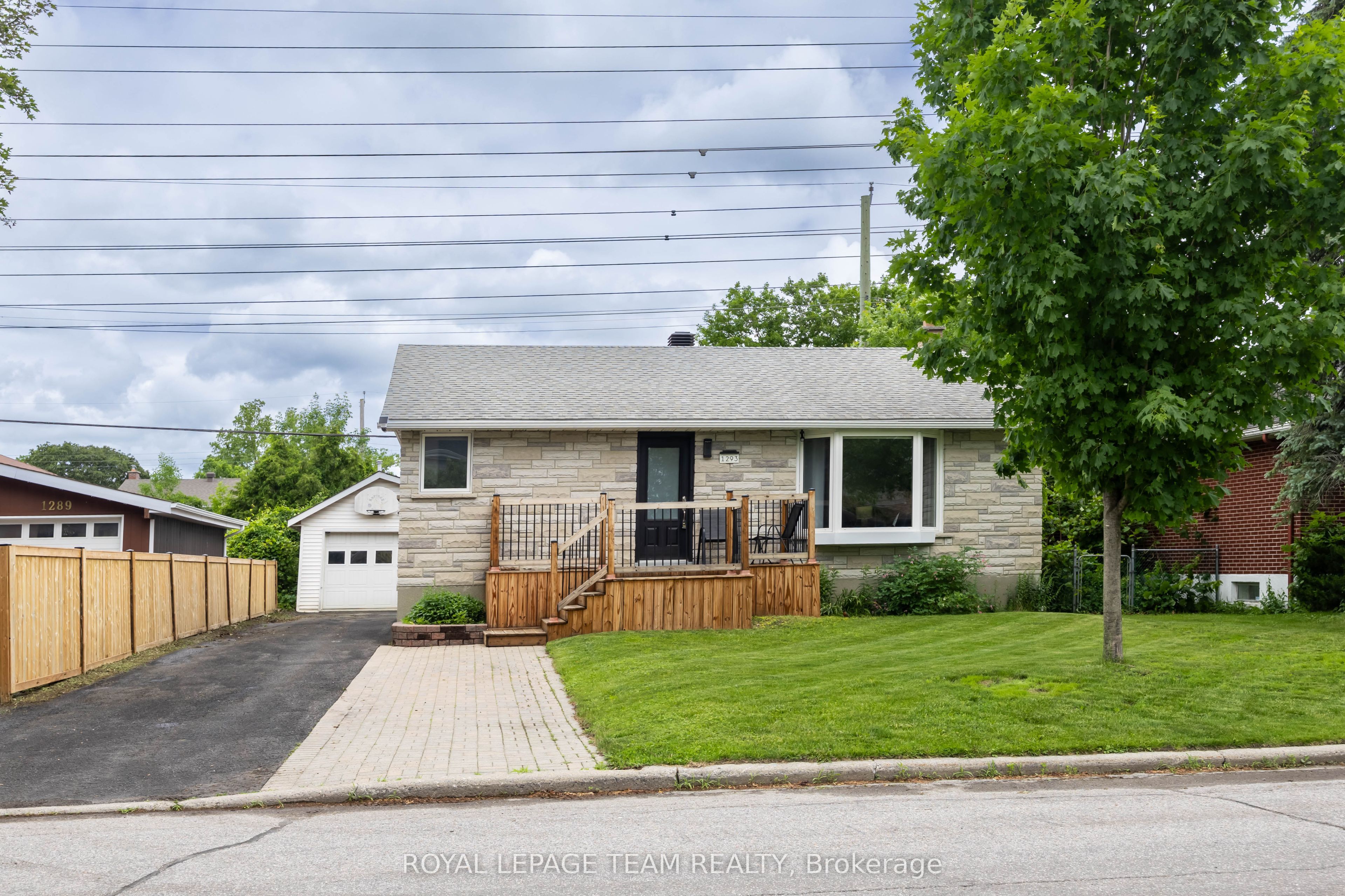 1293 Woodside Drive, Belair Park - Copeland Park and Area, ON K2C 2H1