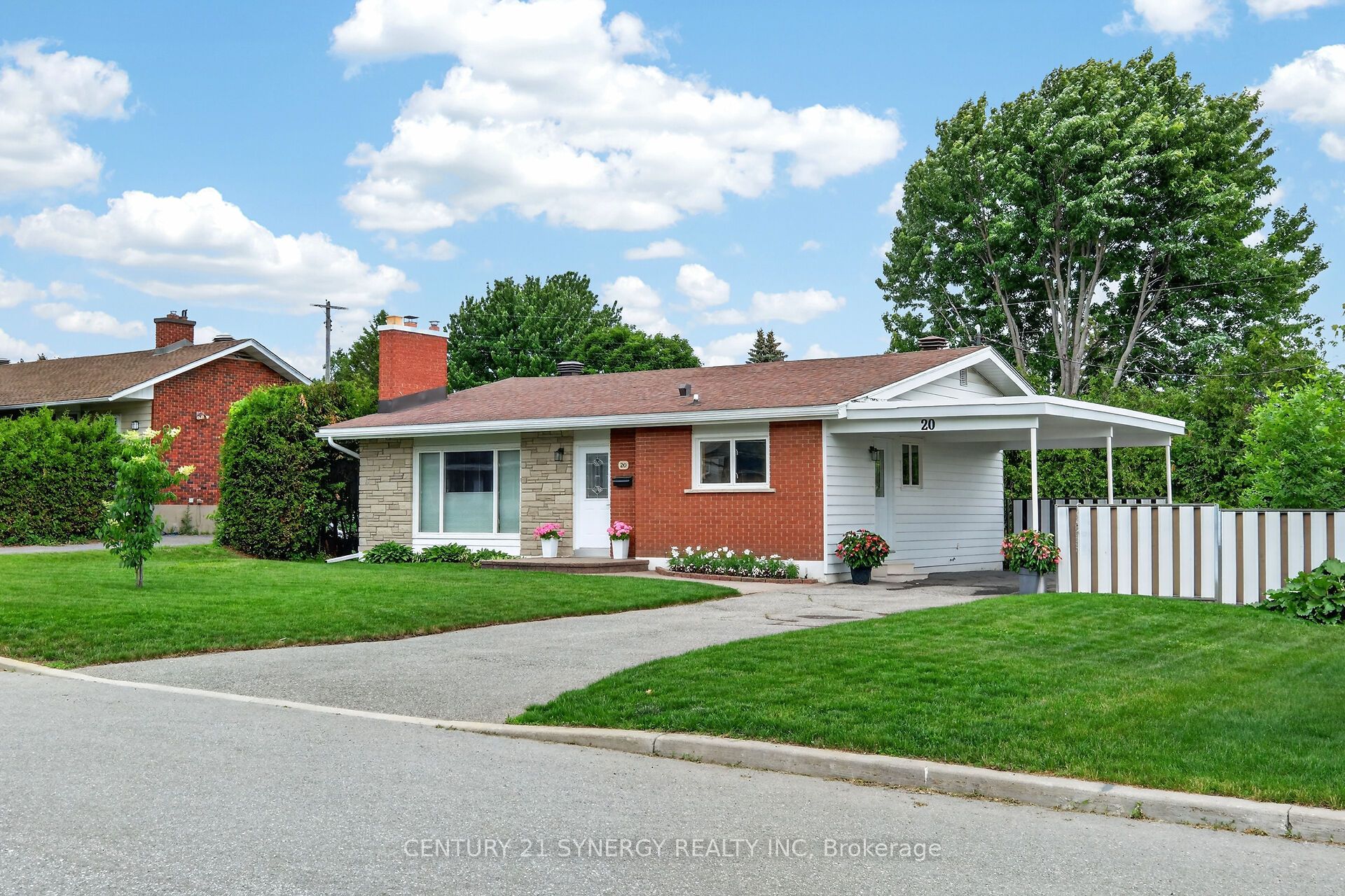 20 Sherry Lane, South of Baseline to Knoxdale, ON K2G 3L6 photo 2