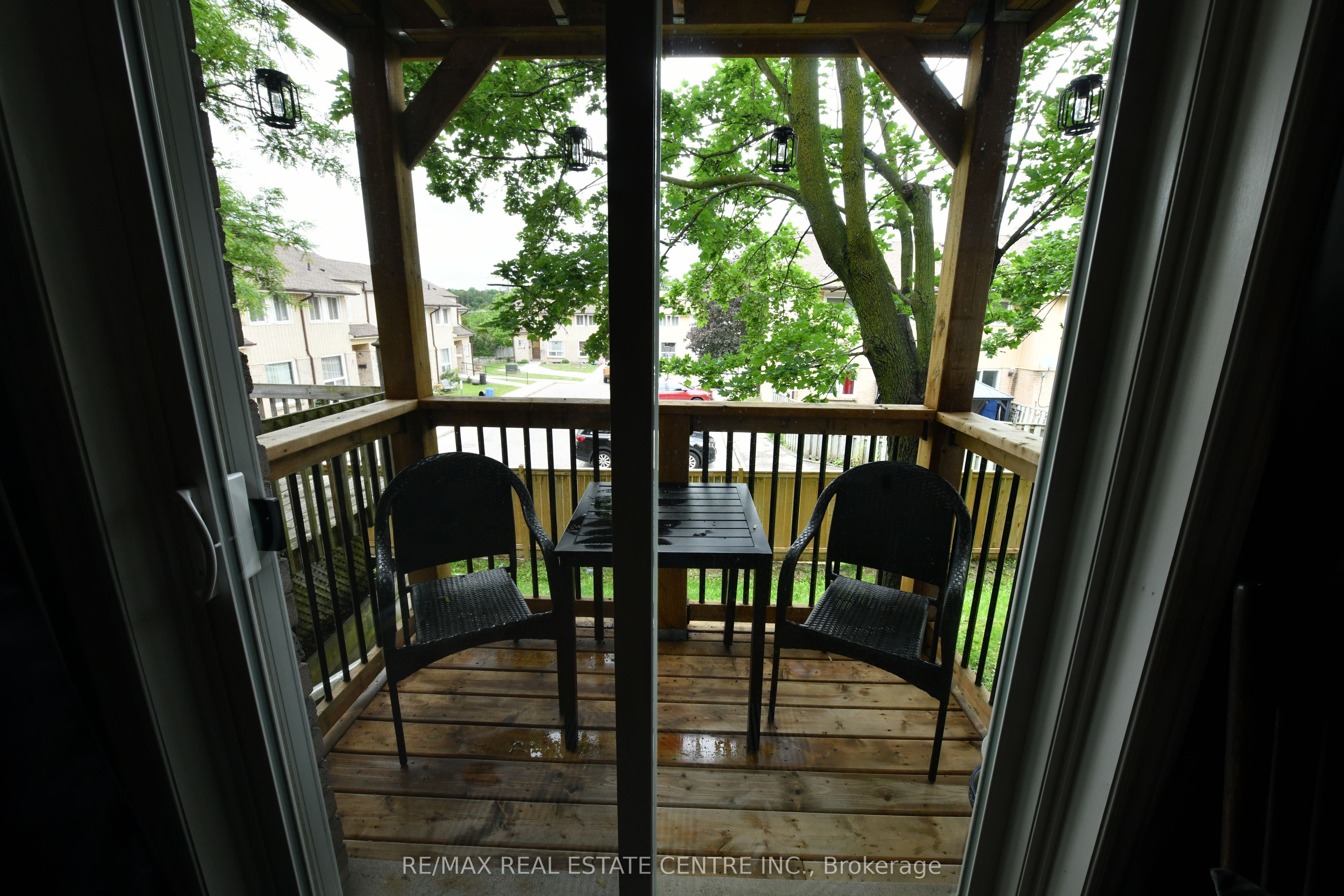 266 Overlea Drive 206, Kitchener, ON N2M 5N2 photo 4