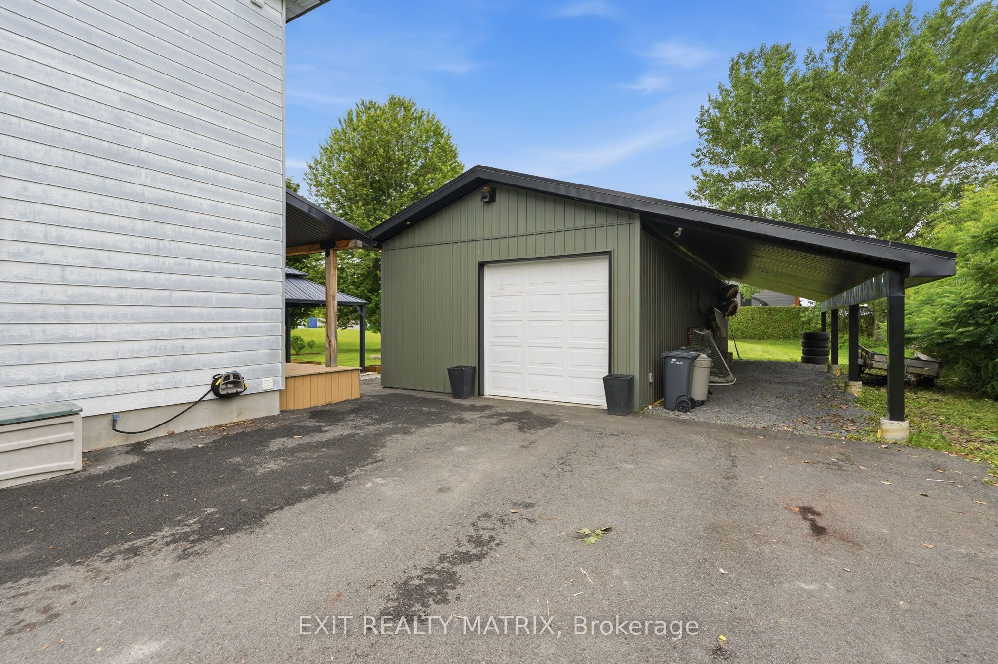 1320 St Joseph Road, Russell, ON K0A 1W0 photo 2