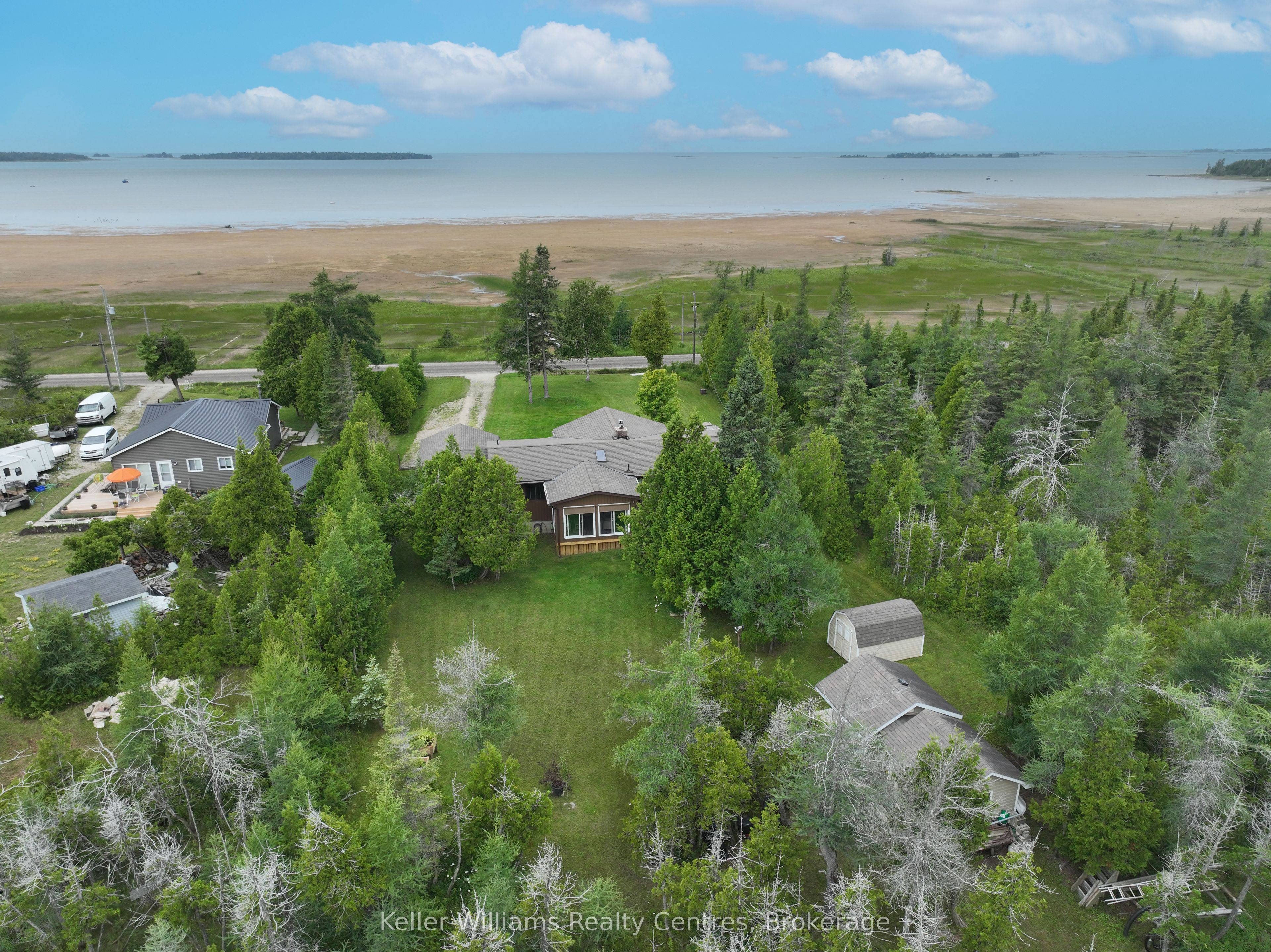 453 Shoreline Avenue, South Bruce Peninsula, ON N0H 2T0 photo 3