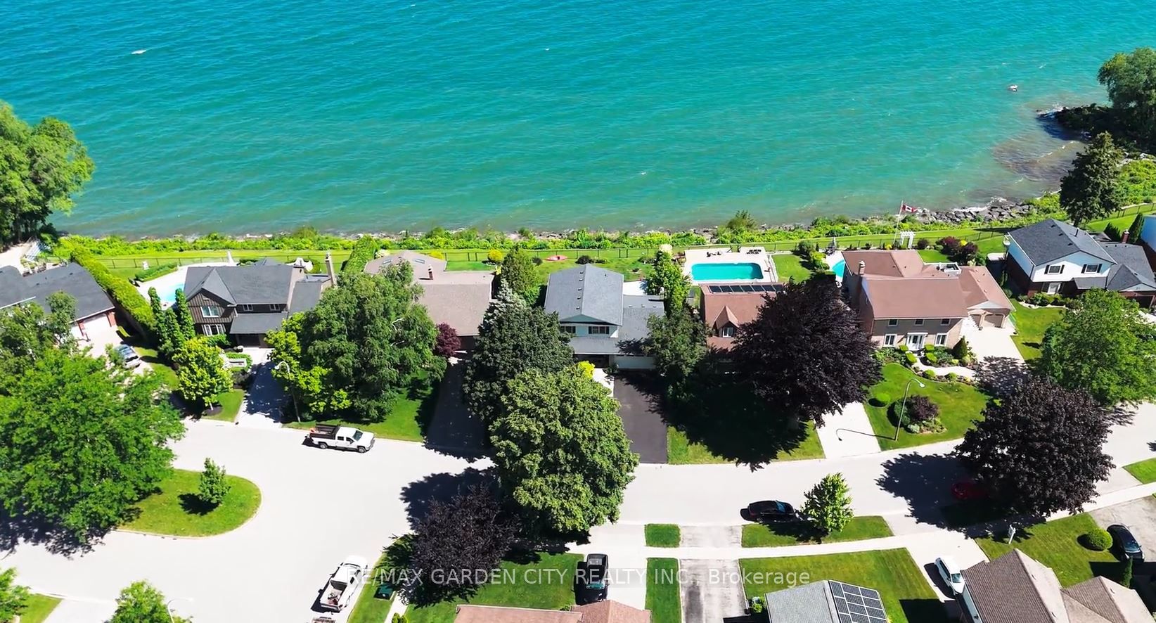15 CHEVAL Drive, Grimsby, ON L3J 1A3 photo 2