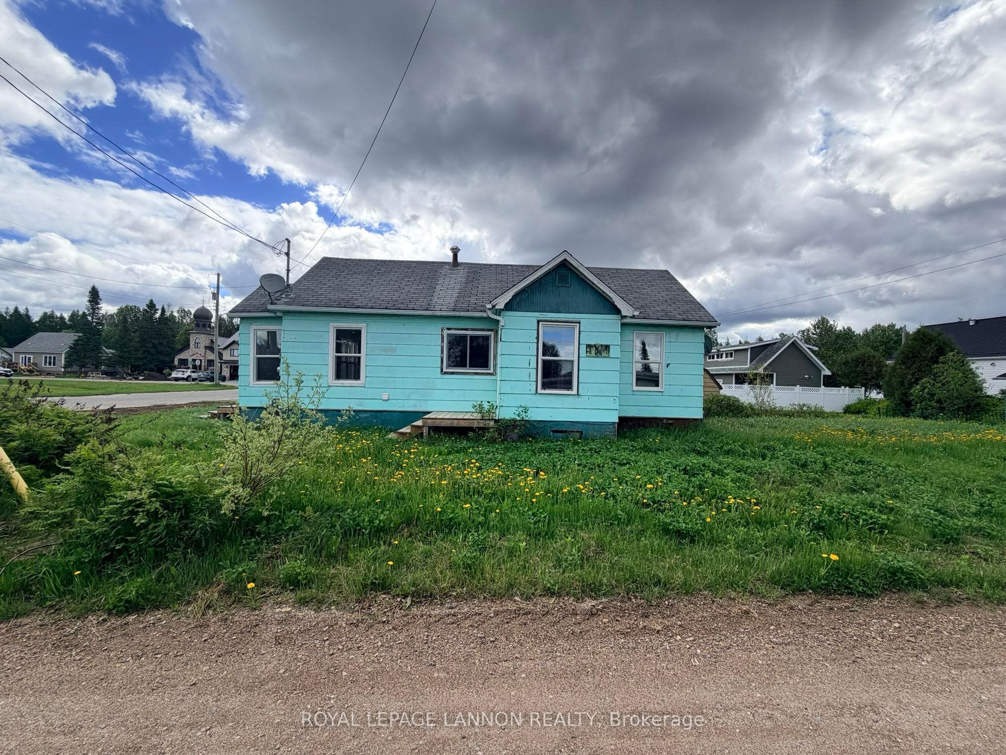 107 Beamish Avenue E, Greenstone, ON P0T 1M0 photo 2