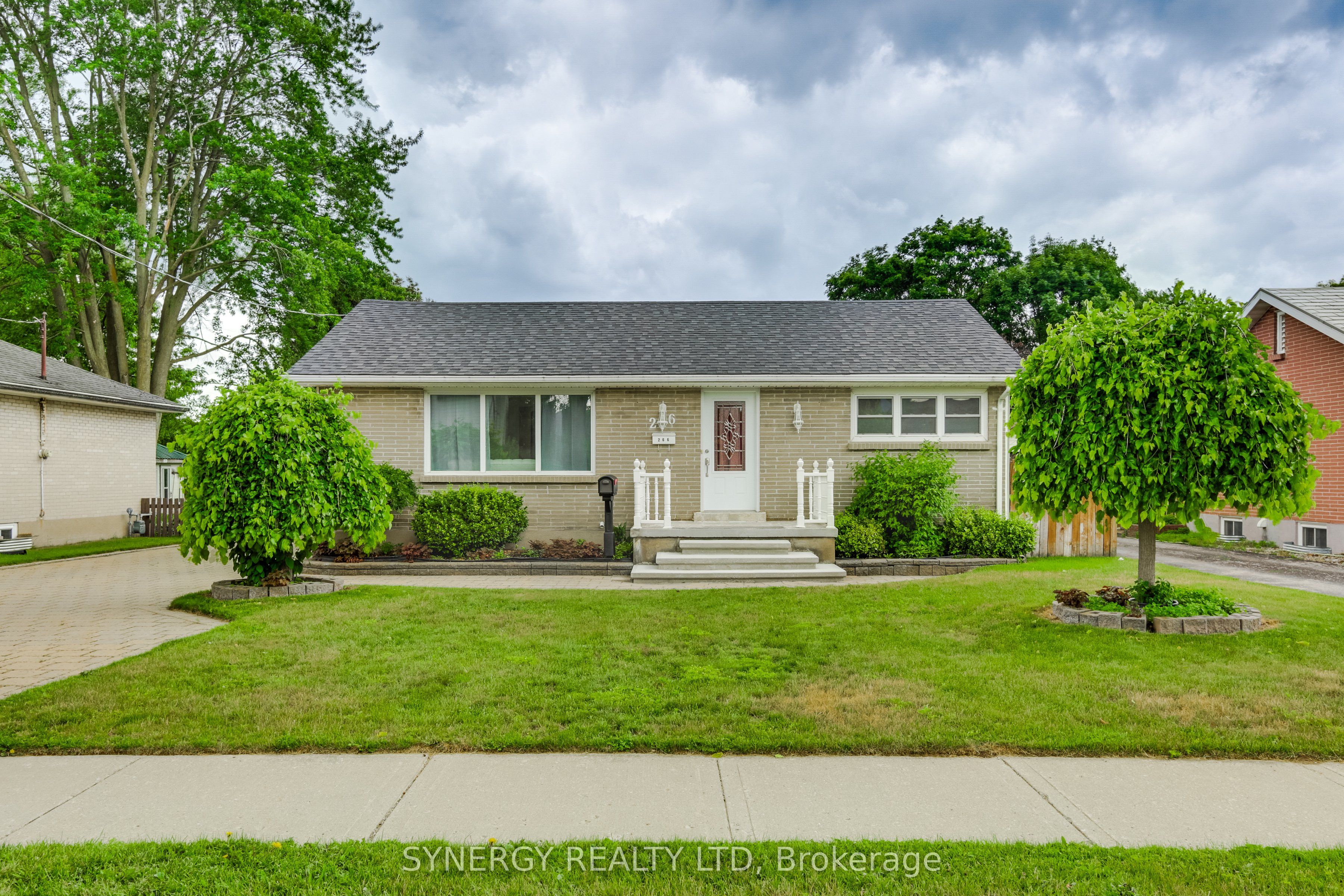 266 Adelaide Street, Strathroy-Caradoc, ON N7G 2V8