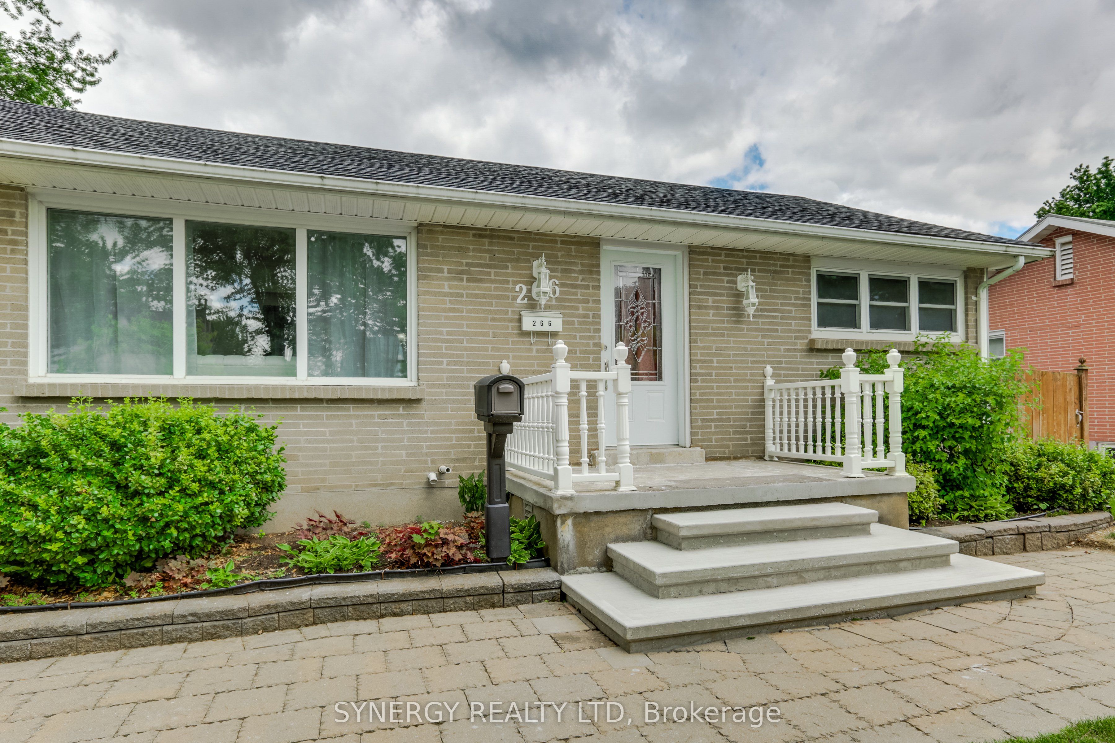 266 Adelaide Street, Strathroy-Caradoc, ON N7G 2V8 photo 3