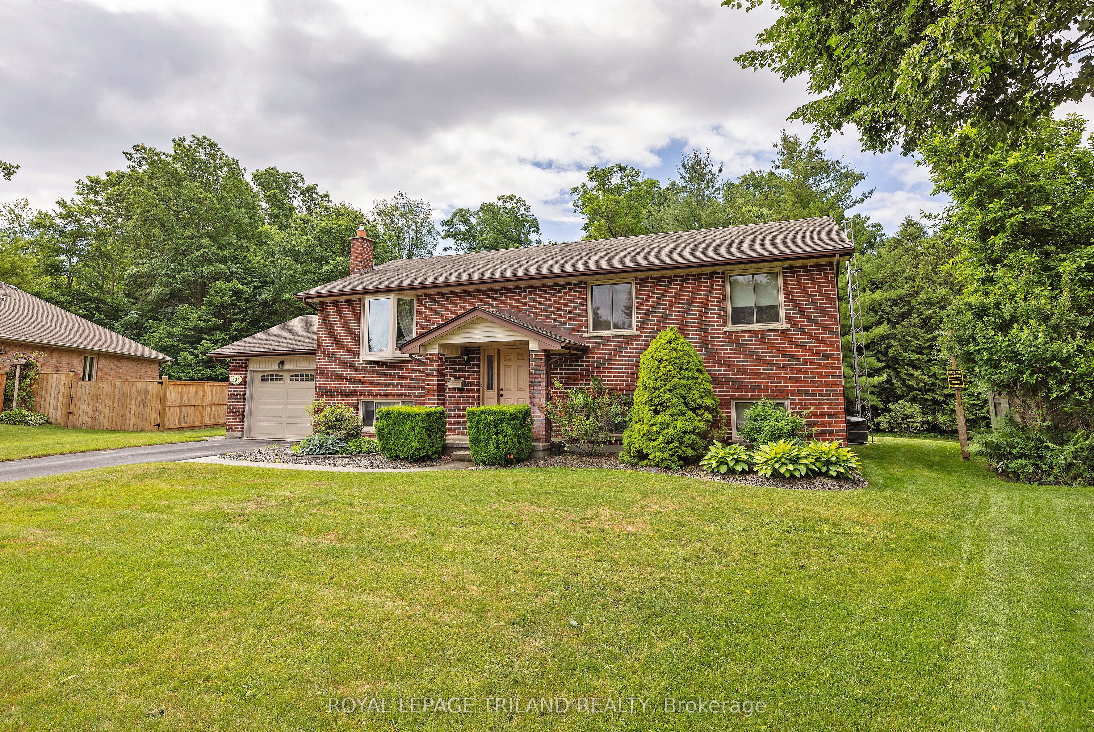 597 SEBURN Drive, Strathroy-Caradoc, ON N0L 1W0 photo 2