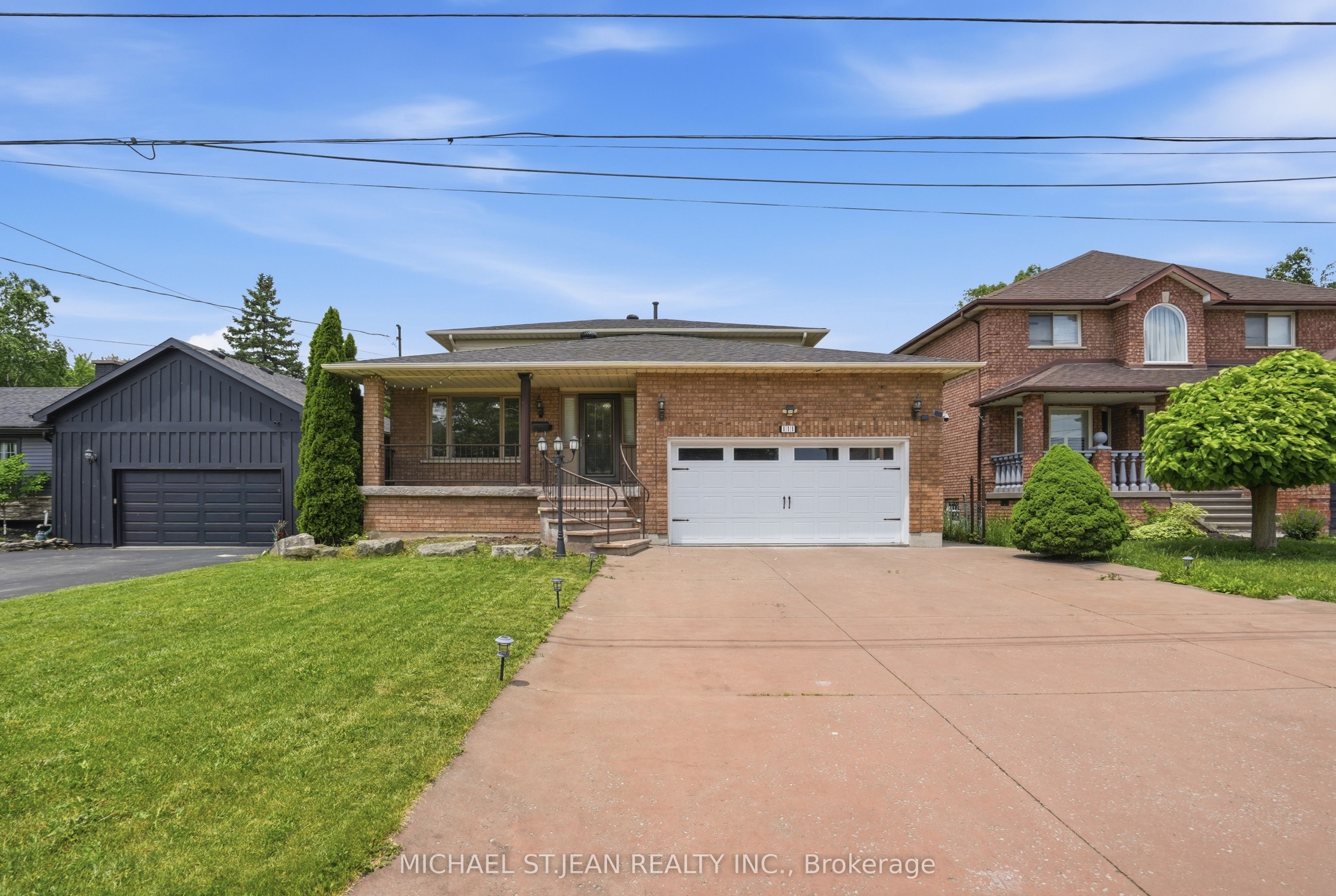 111 Aubrey Avenue, Hamilton, ON L8J 2T2 photo 2