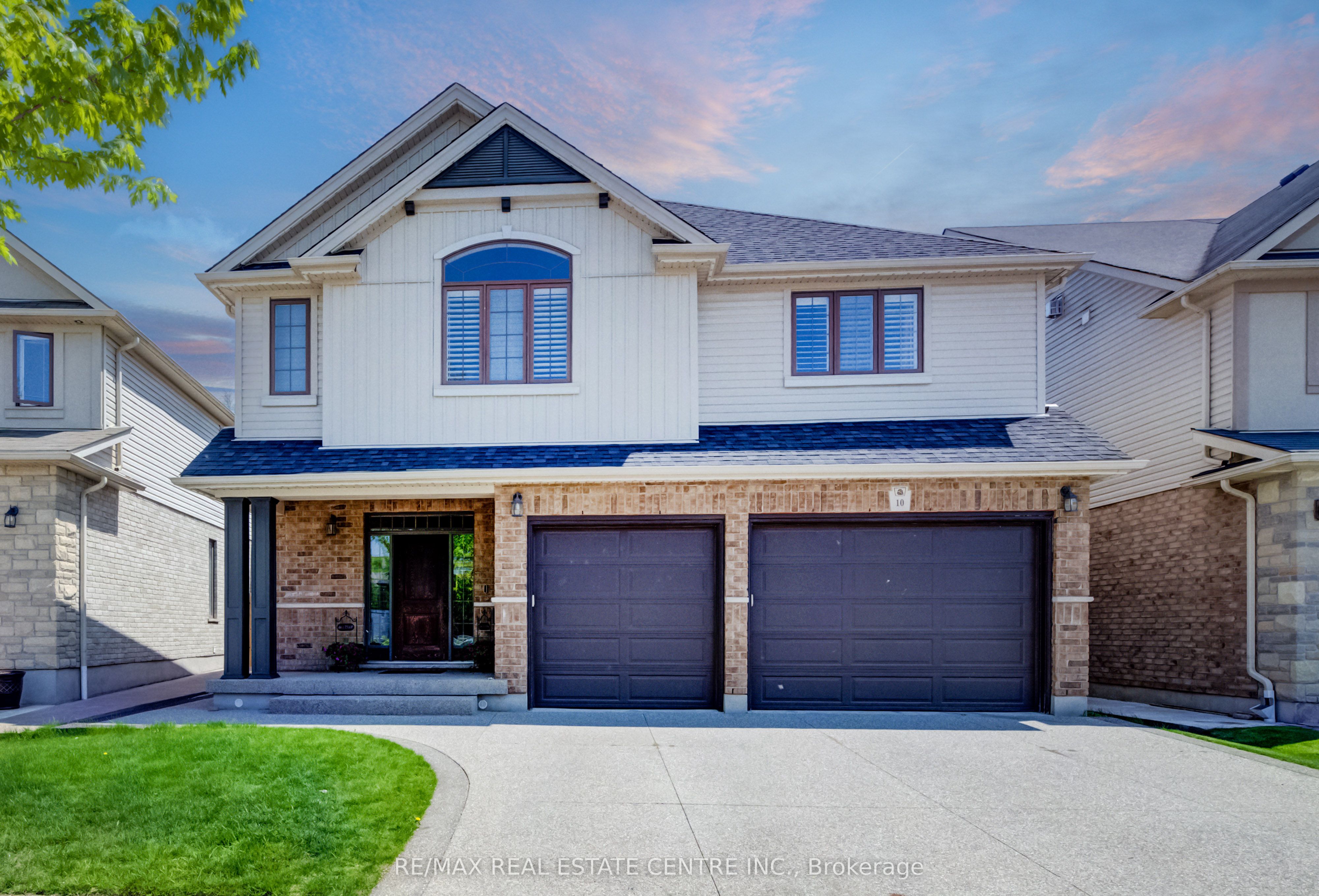 10 Deer Creek Street, Kitchener, ON N2A 0E7