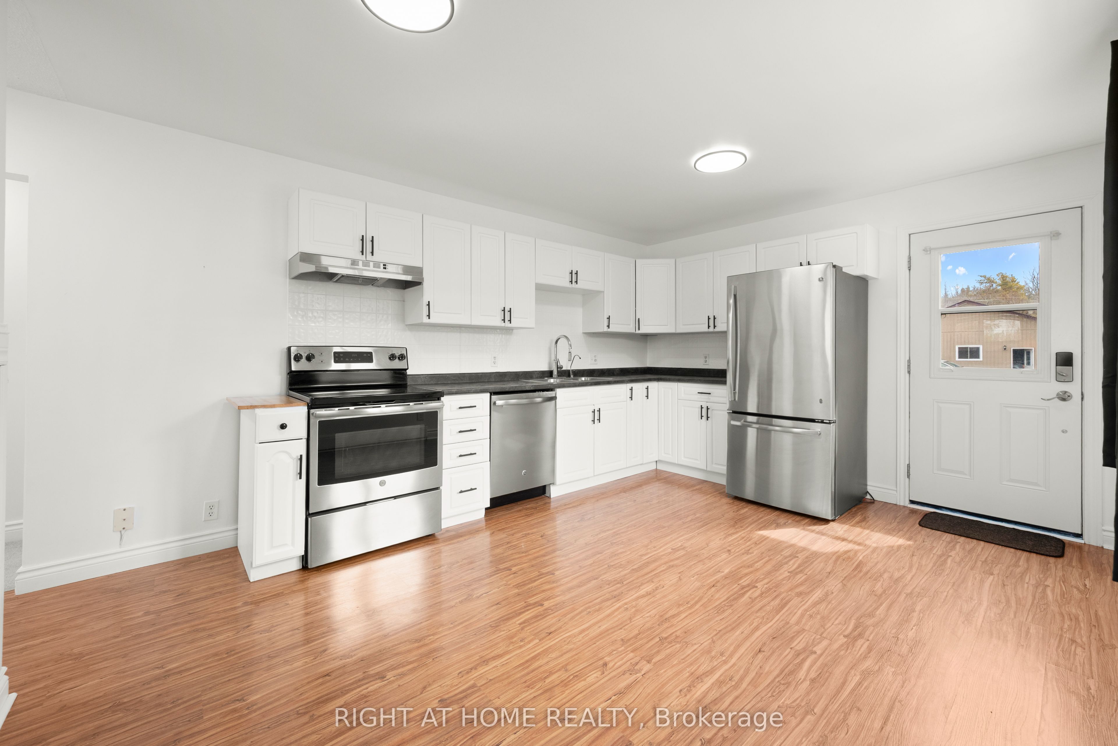 12 Maple Grove Road, Kawartha Lakes, ON K9V 4R6 photo 5
