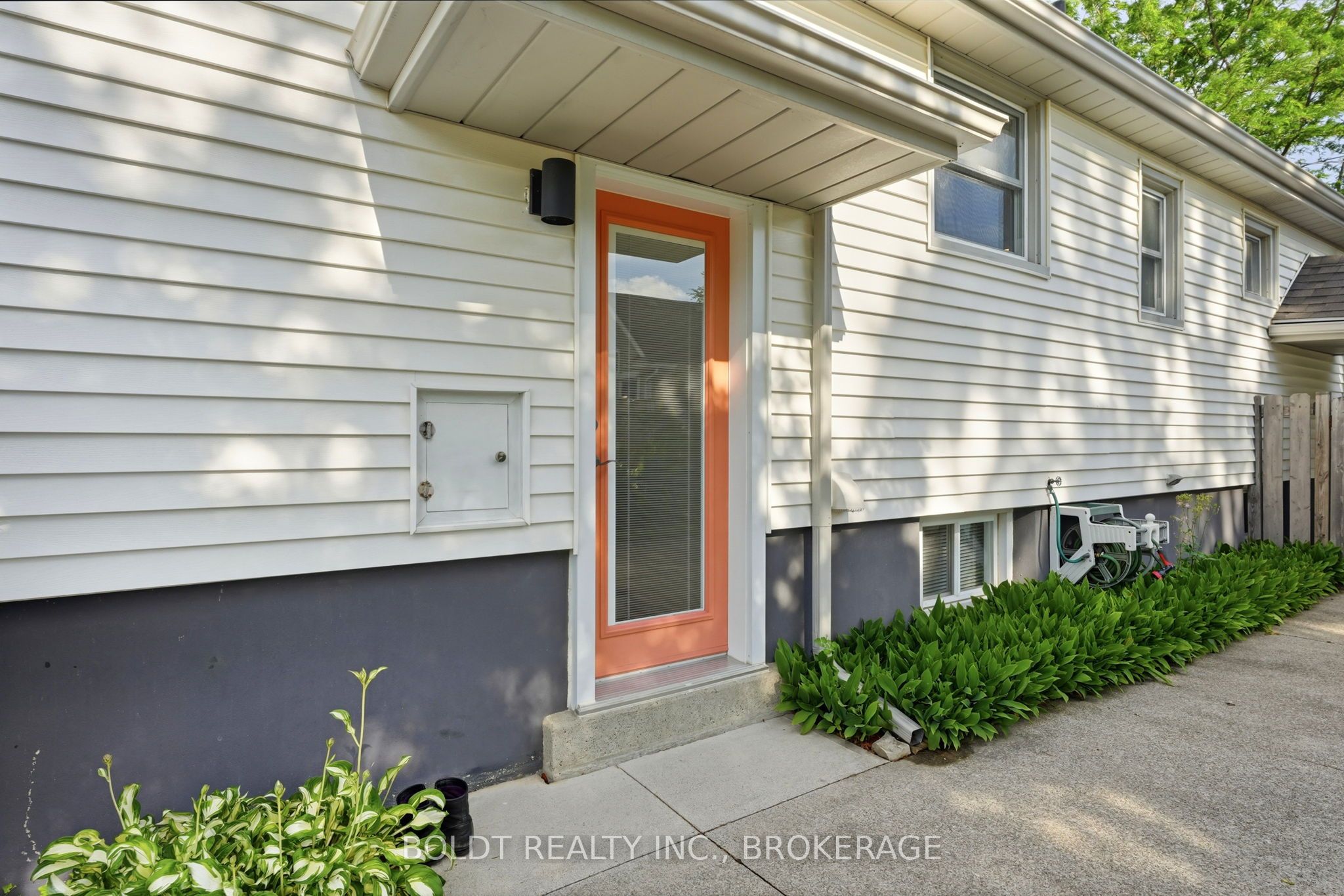 9 Woodgate Avenue, St. Catharines, ON L2R 3V3 photo 4