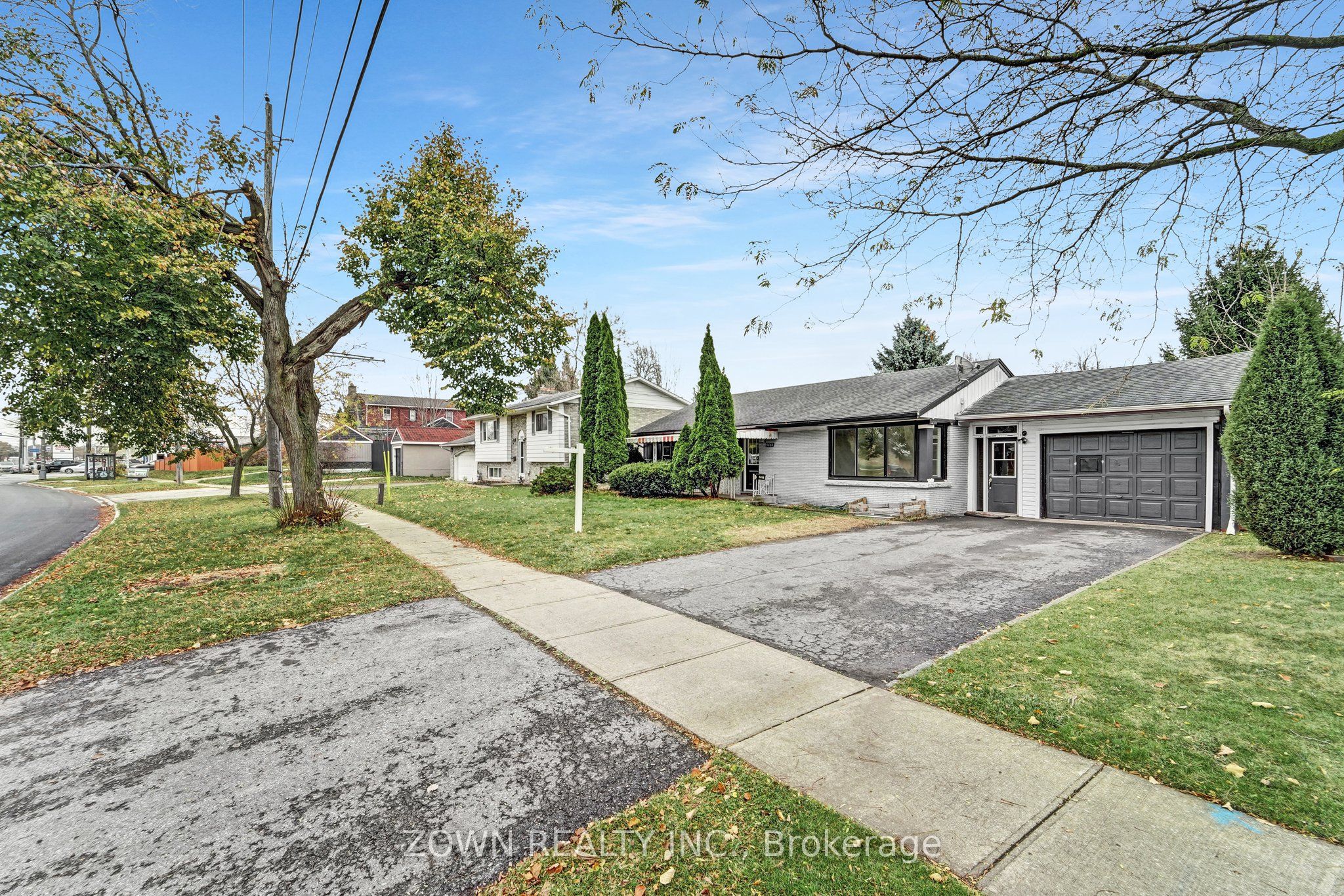 5866 Valley Way, Niagara Falls, ON L2E 1Y1 photo 2